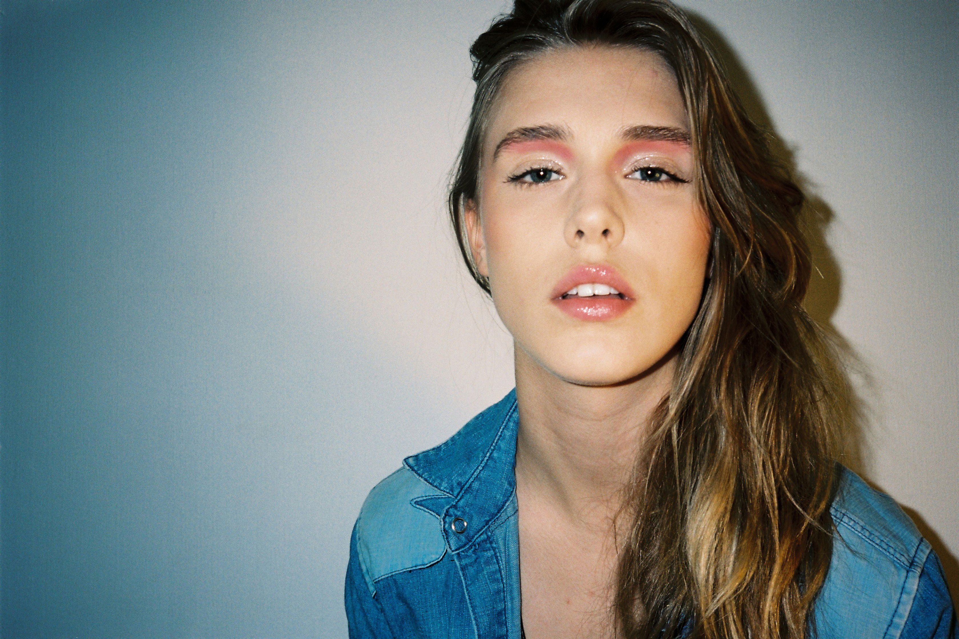 3360x2240 Gaia Weiss shot