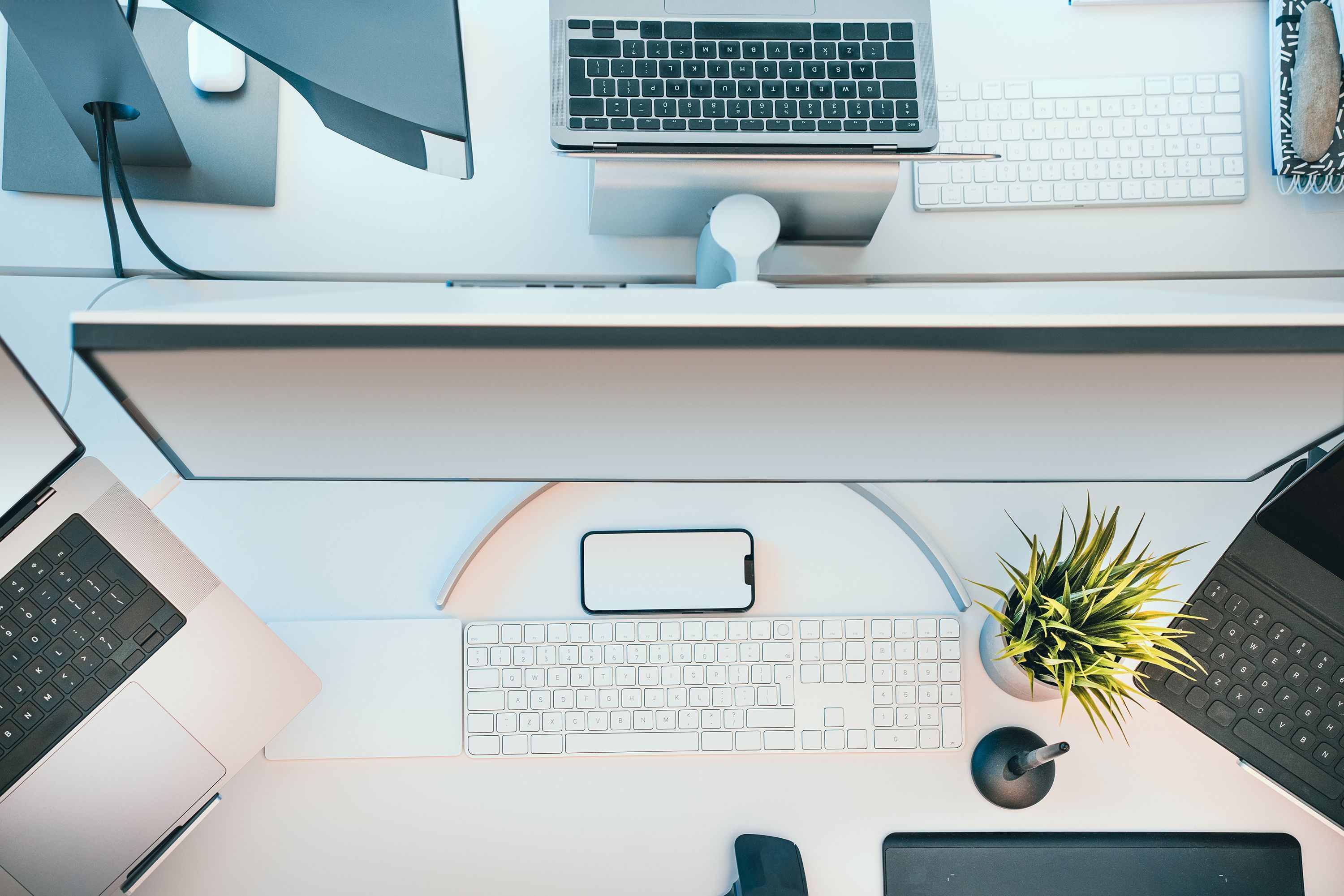 3000x2001 screens mockup · Free