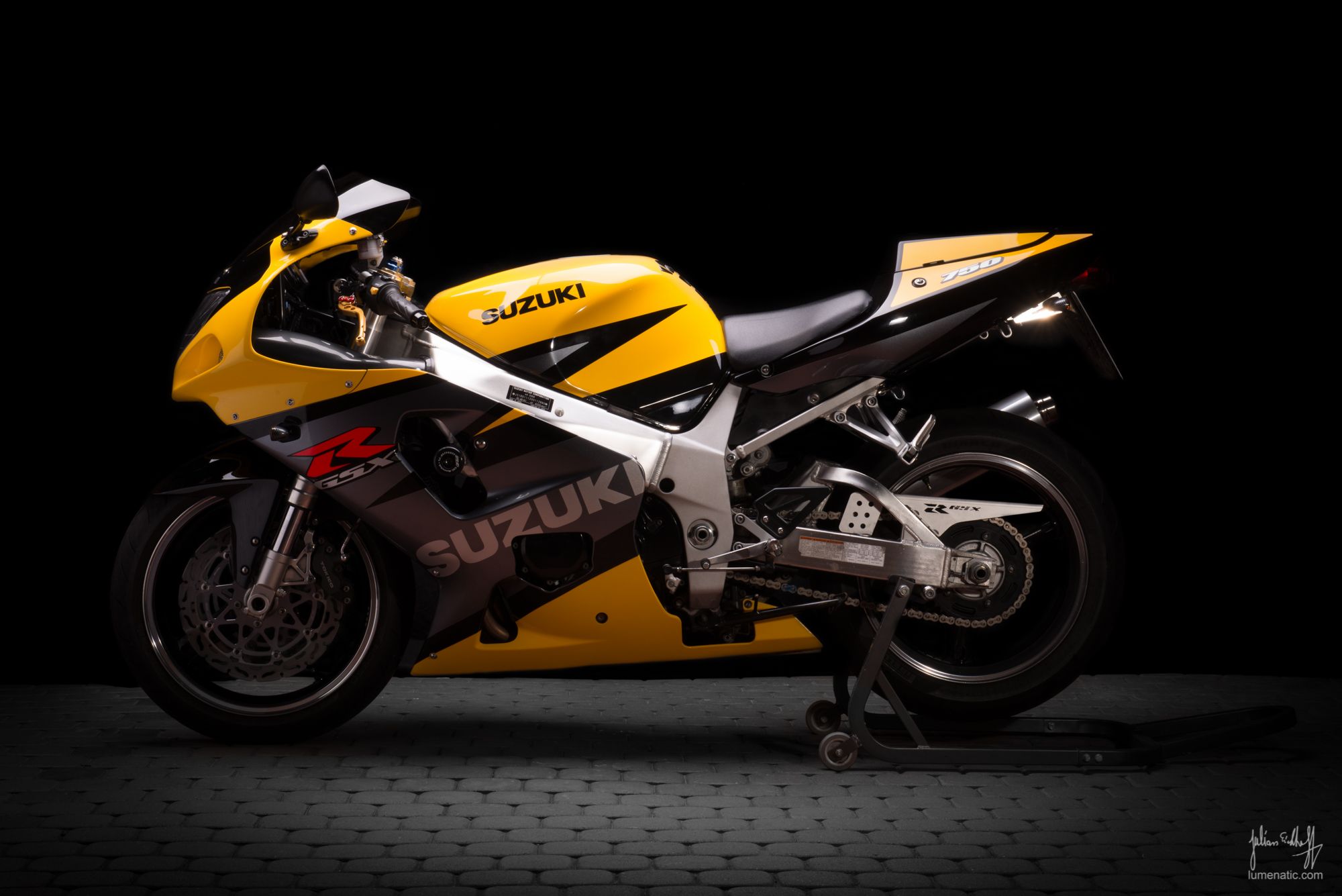 2000x1335 Motorbike Photography Again: Suzuki GSX R 750