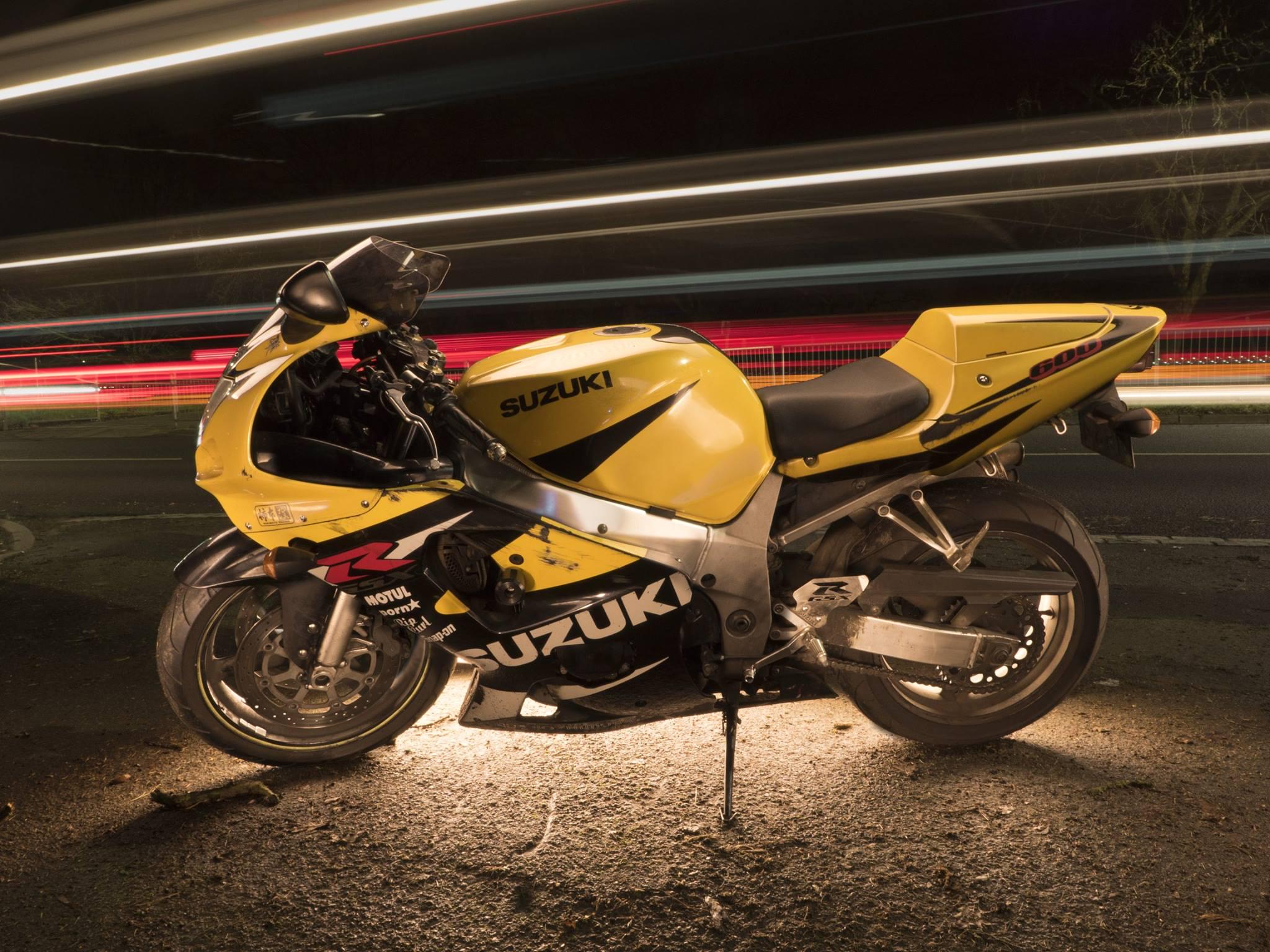 2048x1536 GSXR 600 K1 60k on the clock. Many commute miles in London. Have some scars