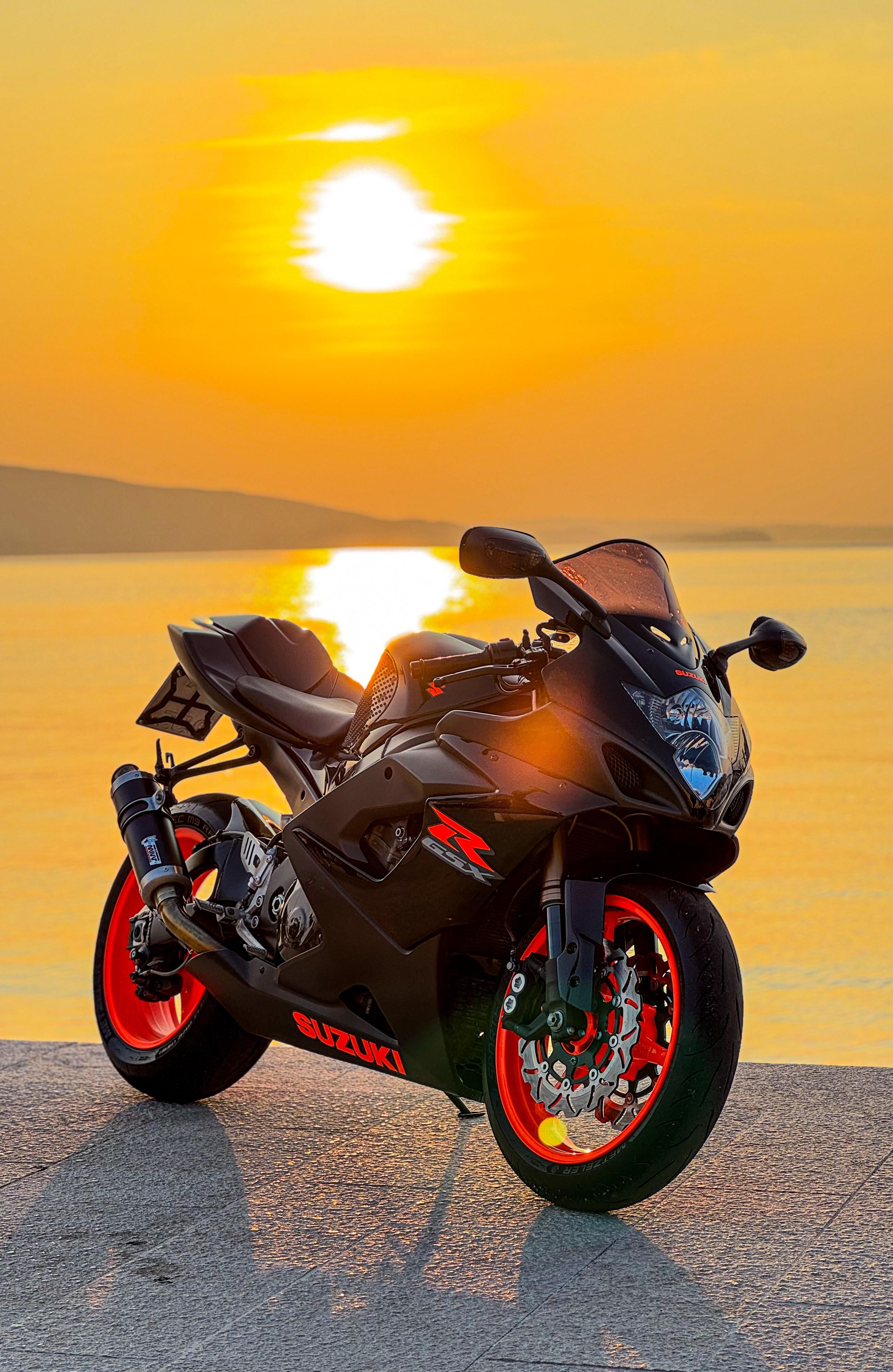 2622x4029 GSXR 1000