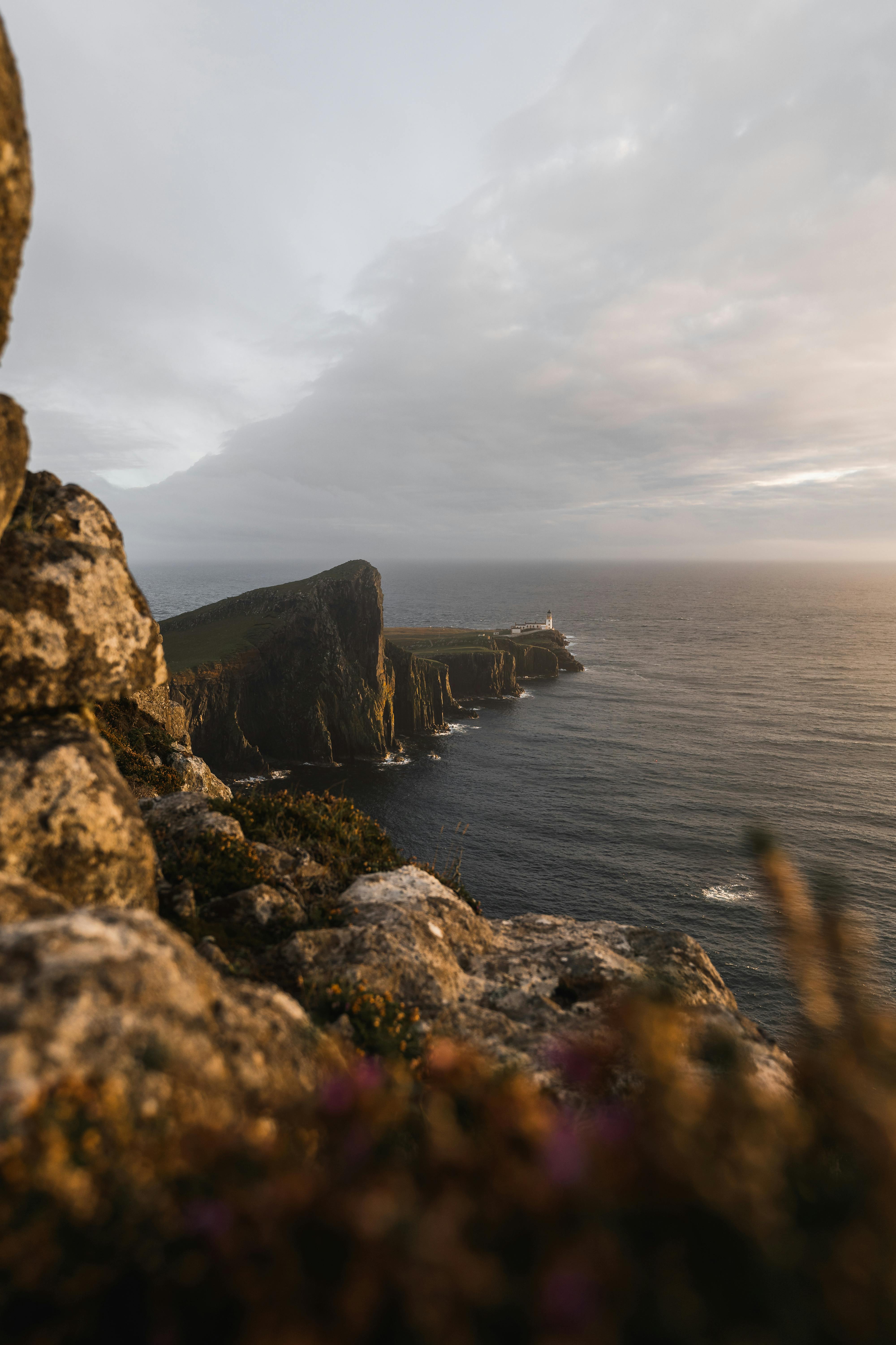 4000x6000 Scotland Cliff · Free