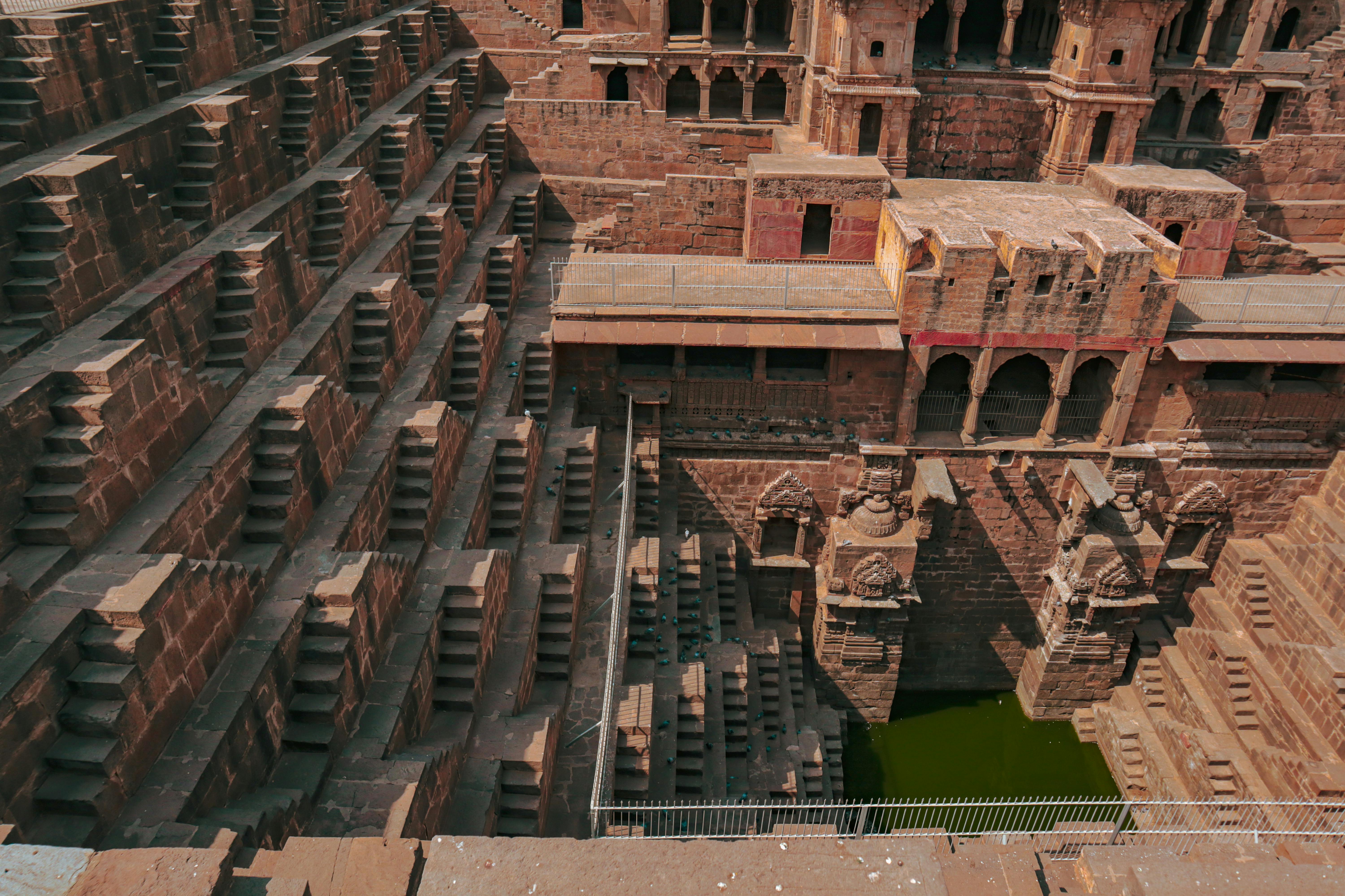 6000x4000 Chand Bawri Step Well in Abhaneri in India · Free
