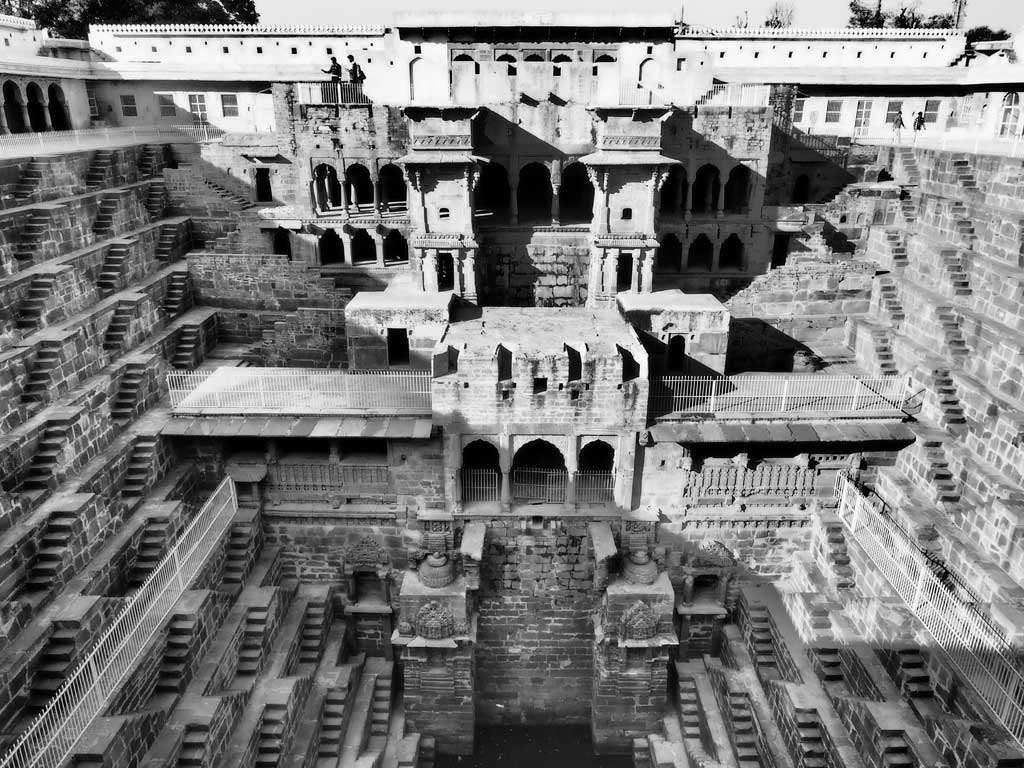 1024x768 Michael Portillo's Indian Train Journeys & the Abhaneri Stepwell
