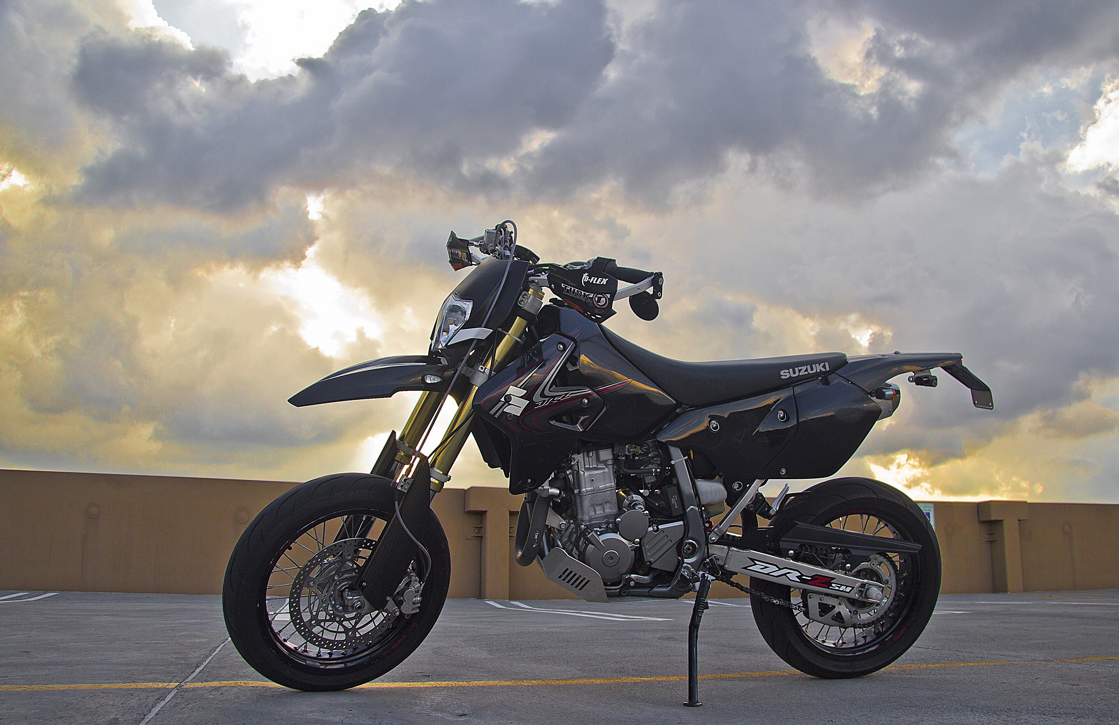 3840x2489 Suzuki DRZ