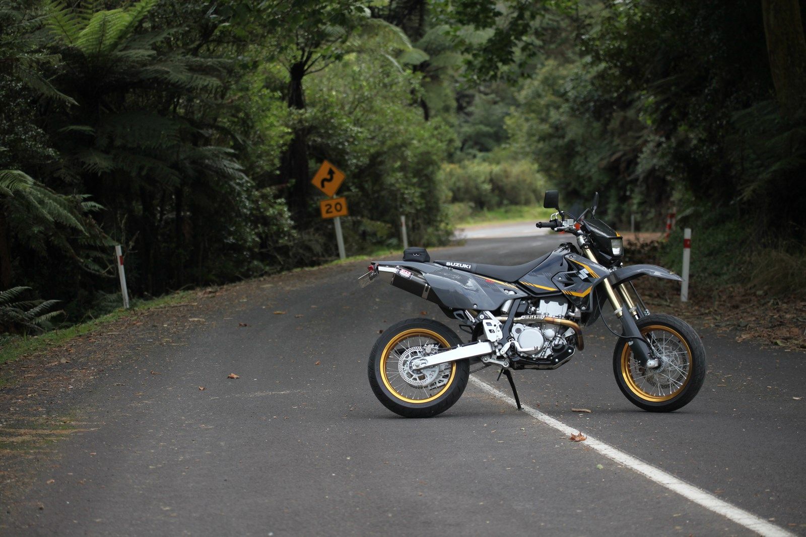 1600x1067 Suzuki DR Z400 SM: Grin City CBD Car Guide
