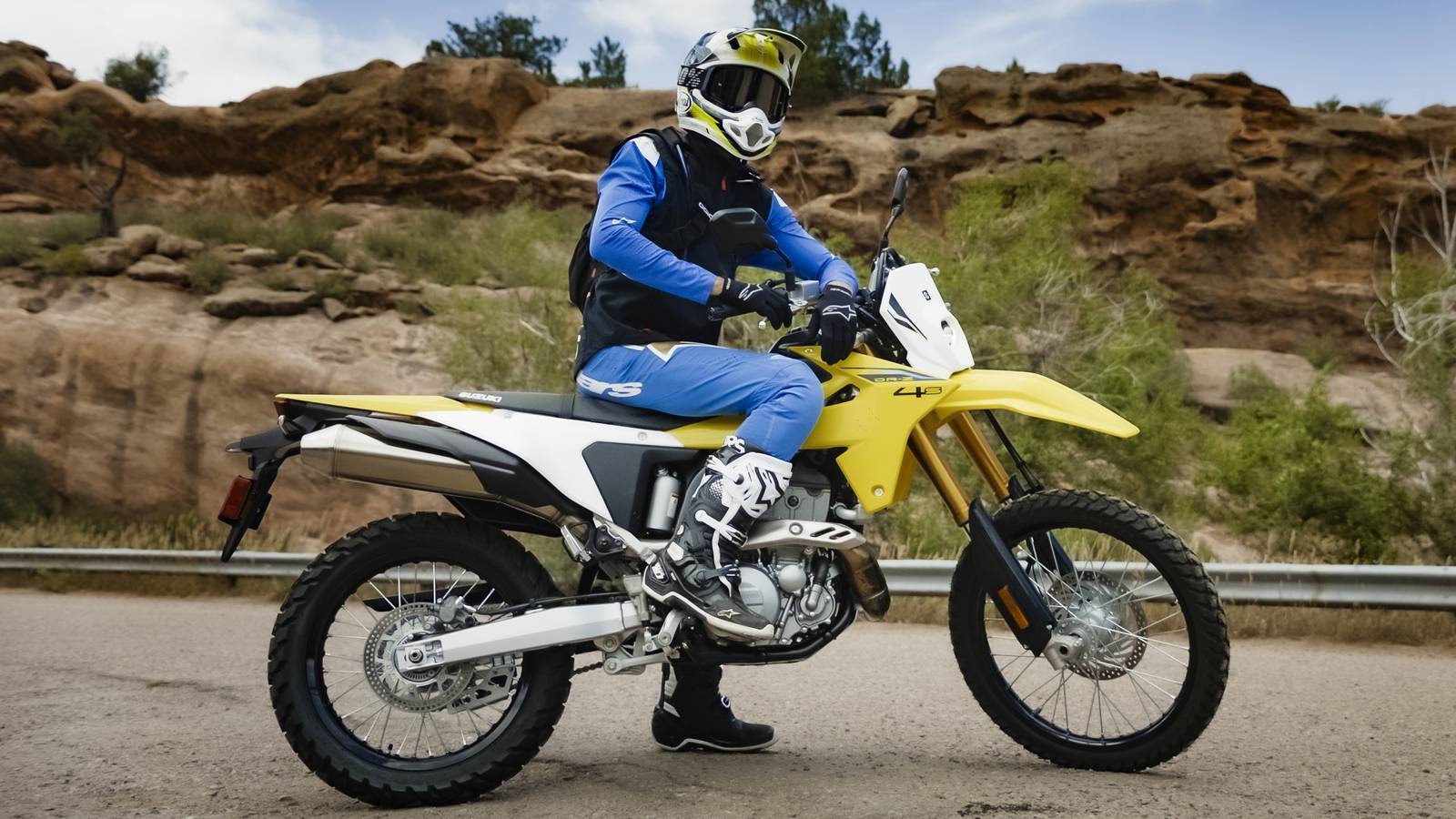 1600x900 Suzuki DR Z400S: The Ultimate Dual Sport Motorcycle