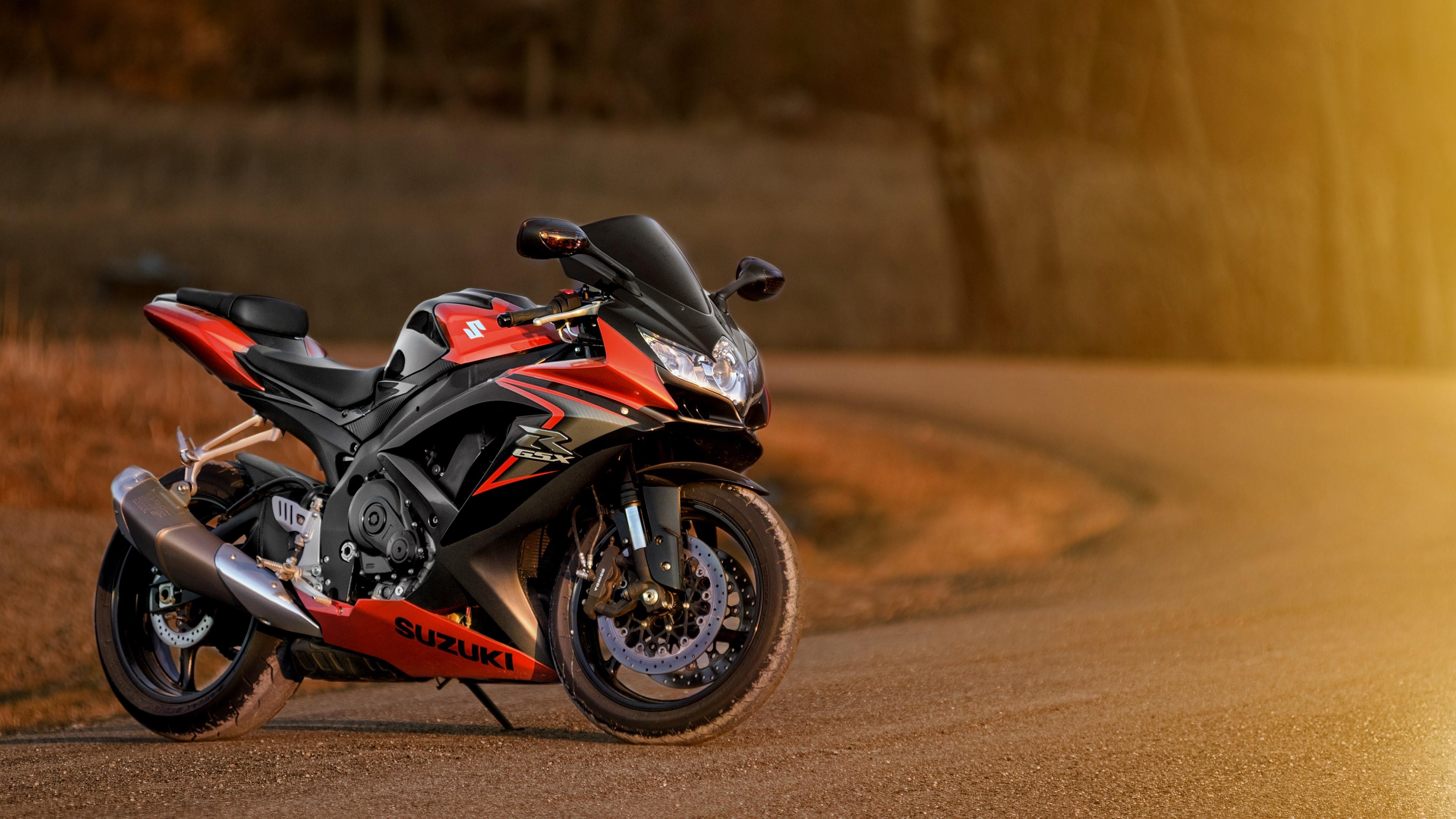 3840x2160 Suzuki motorcycle