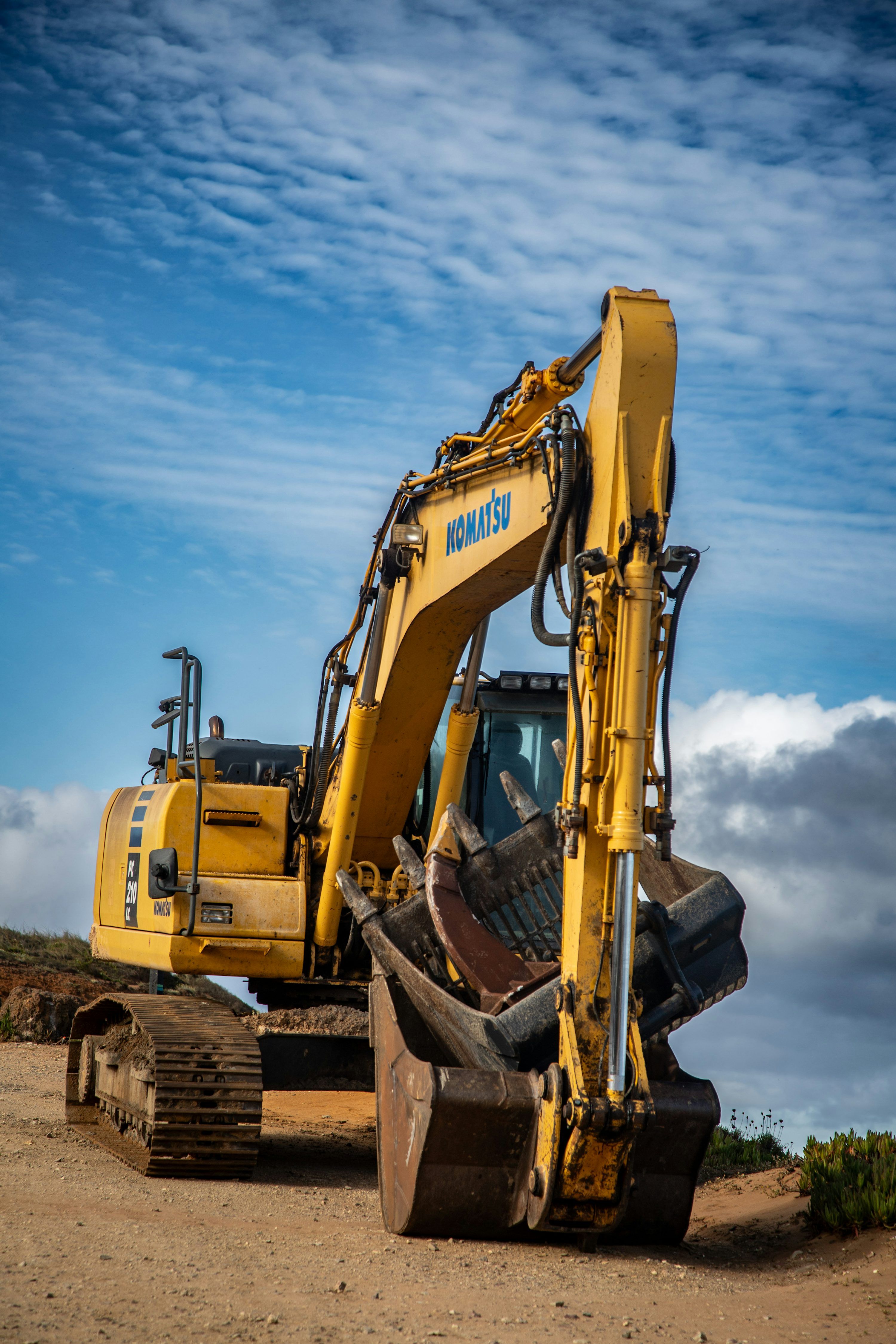 3000x4499 Komatsu Picture. Download Free Image