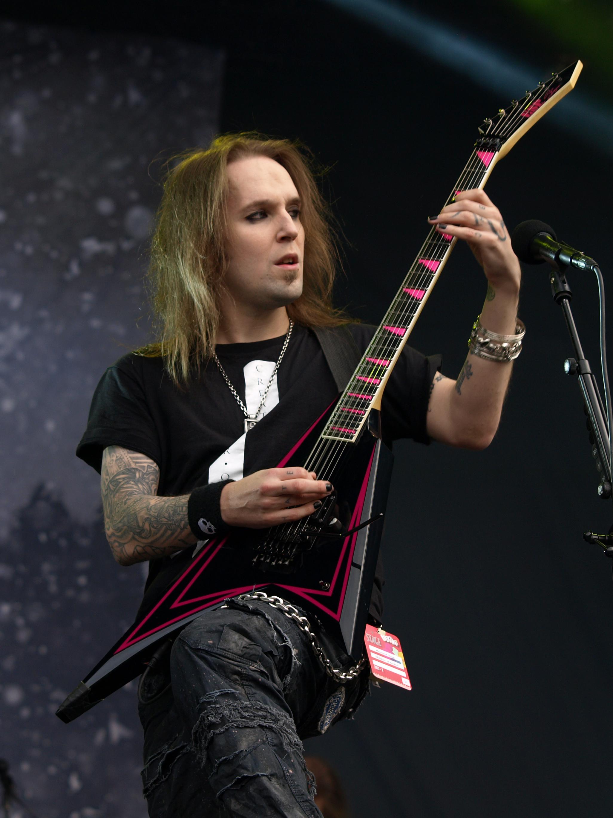 2052x2736 Guitarist vs guitarist: Alexi Laiho or Chuck Schuldiner?