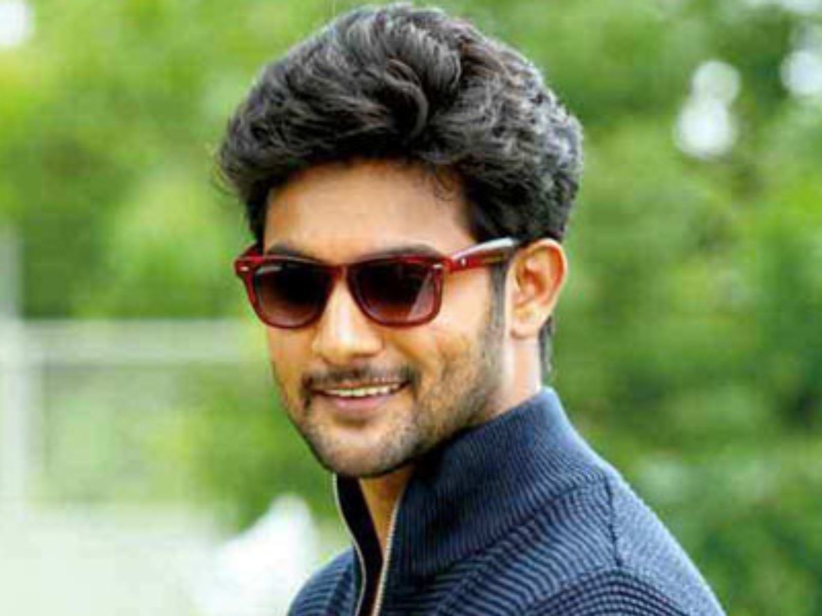 1600x1200 Aadi Saikumar: ఆది సాయికుమార్ సినిమాలకు బిజినెస్ ఎలా వర్కౌట్ అవుతుంది.? అసలు సీక్రెట్ ఇదే