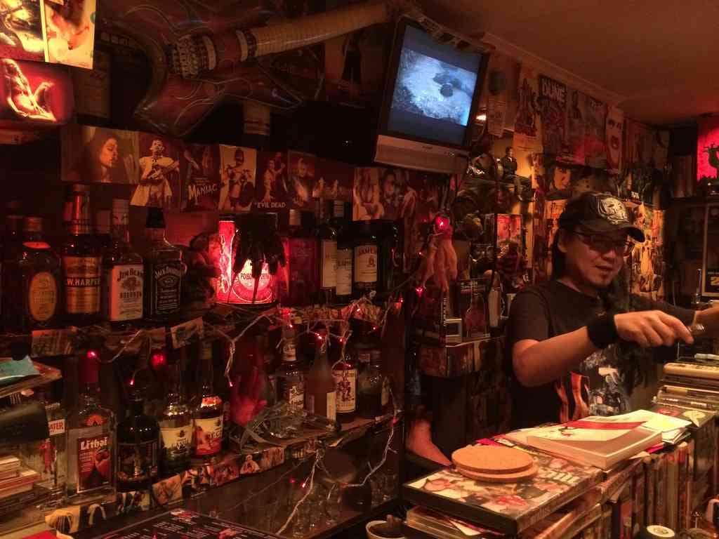 1024x768 Golden Gai: The Coolest Little Bars on the Planet
