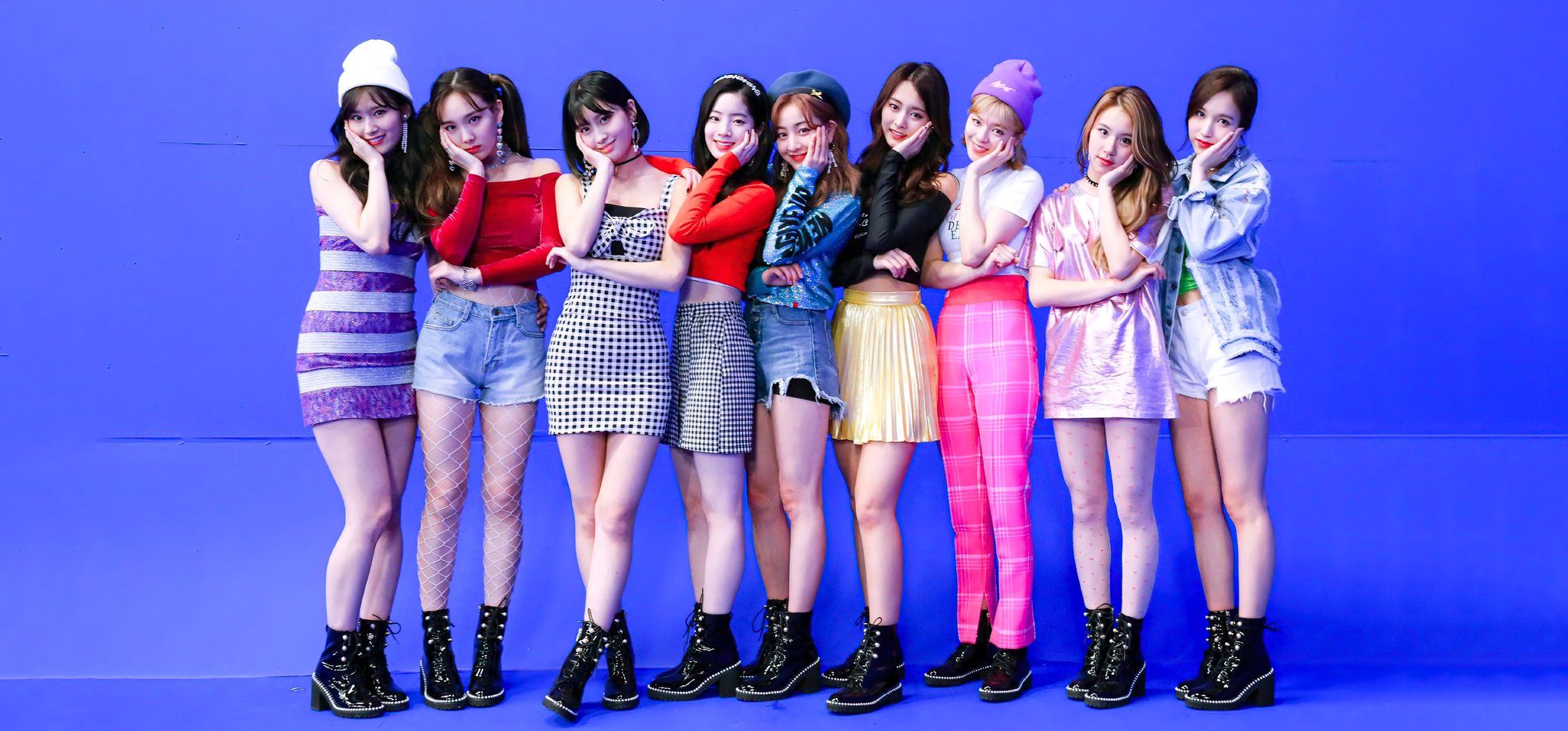 2048x955 Twice 2025 Desktop Wallpaper