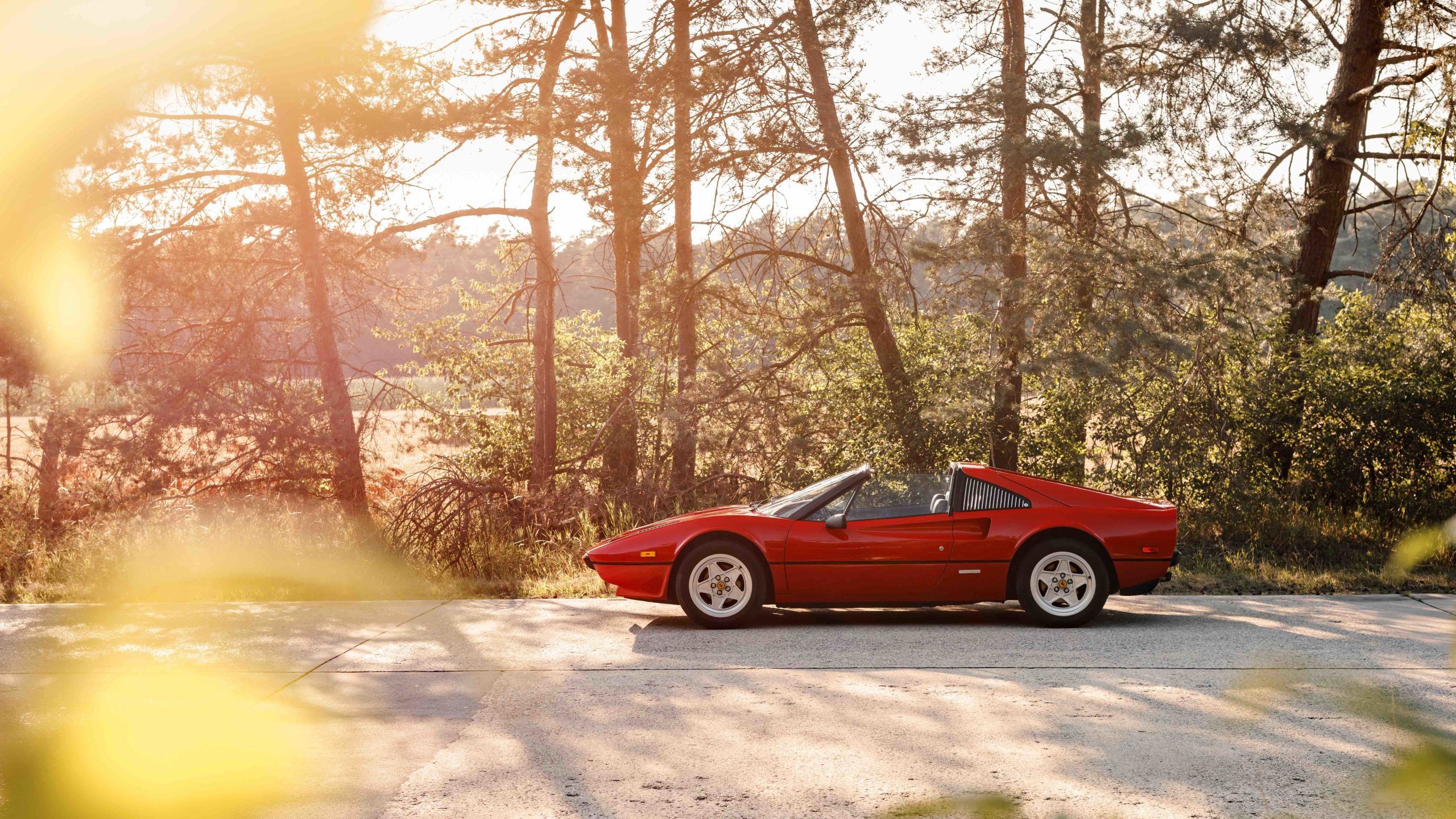 2560x1440 Ferrari 308 Wallpaper