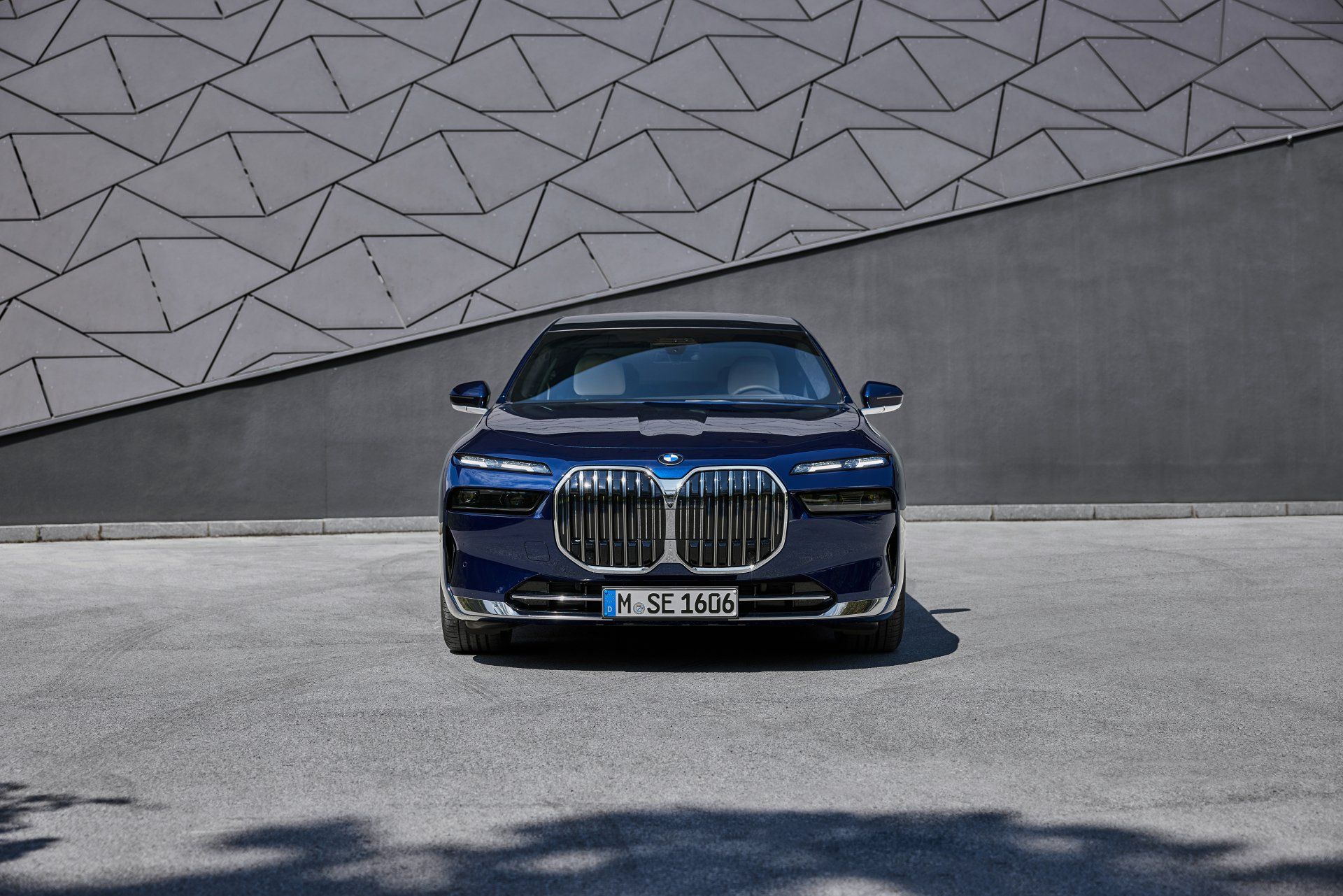 1920x1281 Download Vehicle BMW 7 Series 4k Ultra HD Wallpaperx3309