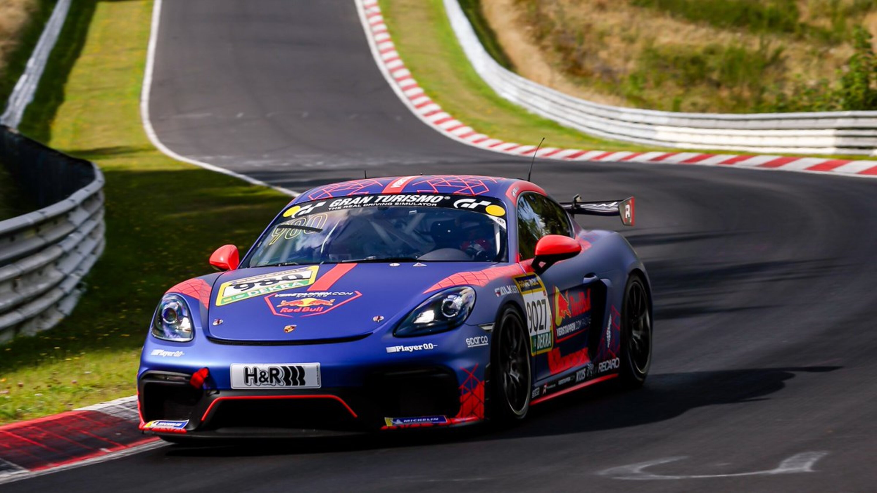 3000x1688 Motorsport: Max Verstappen Completes Nurburgring Debut