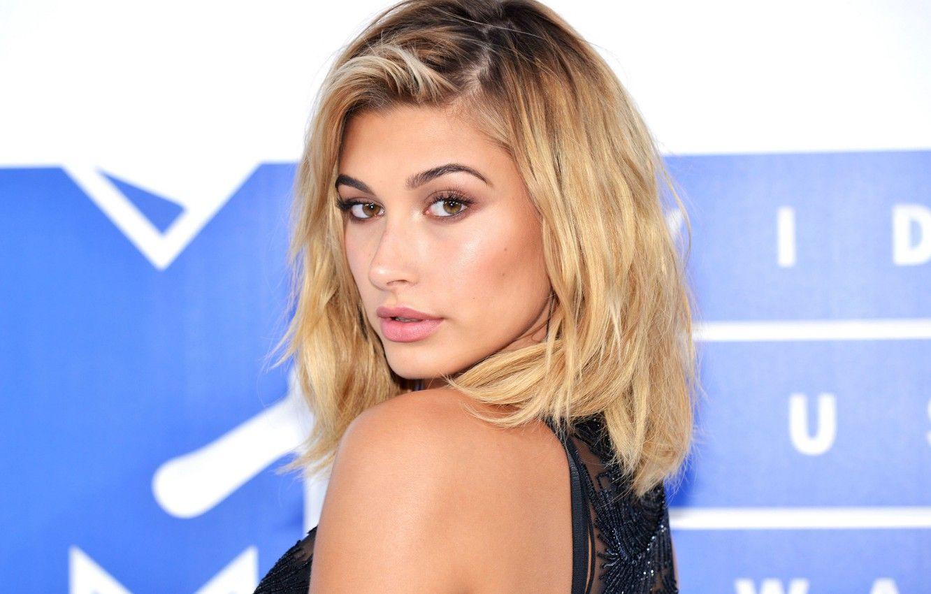 Hailey Bieber Wallpapers - Top Free Hailey Bieber Backgrounds
