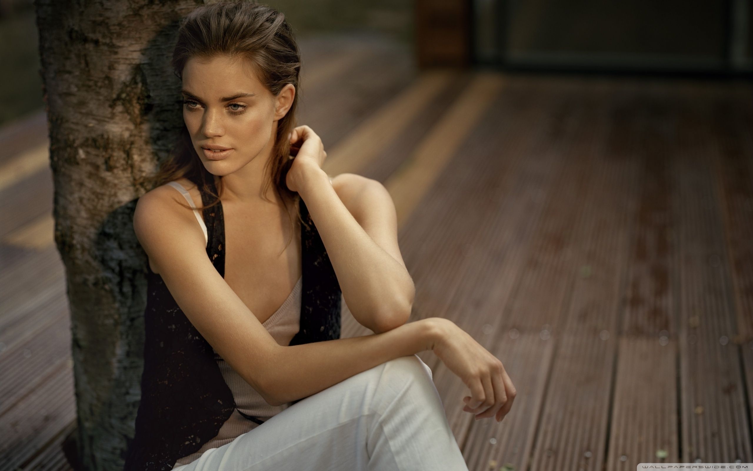 2560x1600 Rianne Ten Haken 4K UHD Wallpaper for UltraHD Desktop and TV : Widescreen and UltraWide Display : Smartphone and Tablet Devices