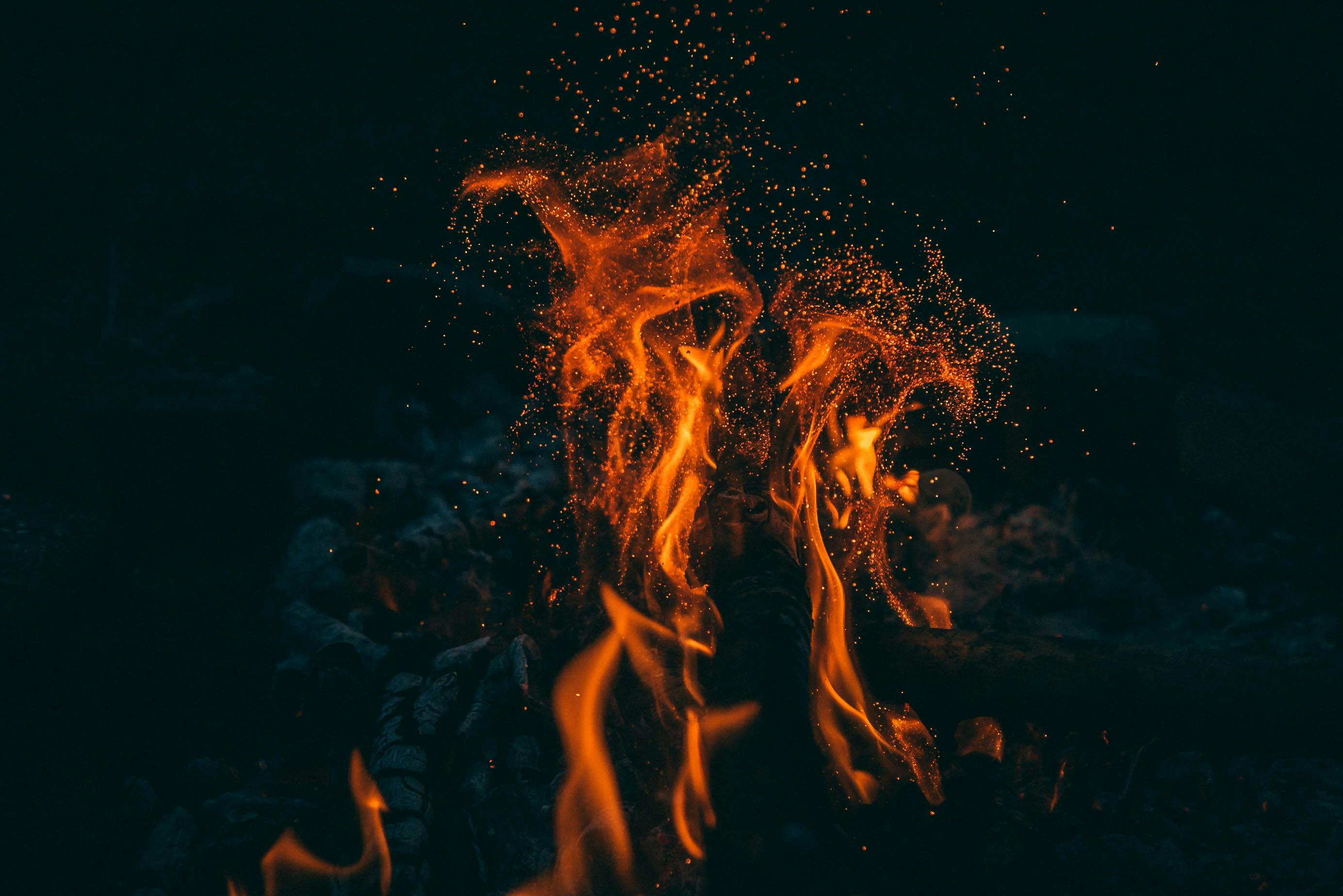 2768x1848 Close Up Shot Of Blazing Fire · Free