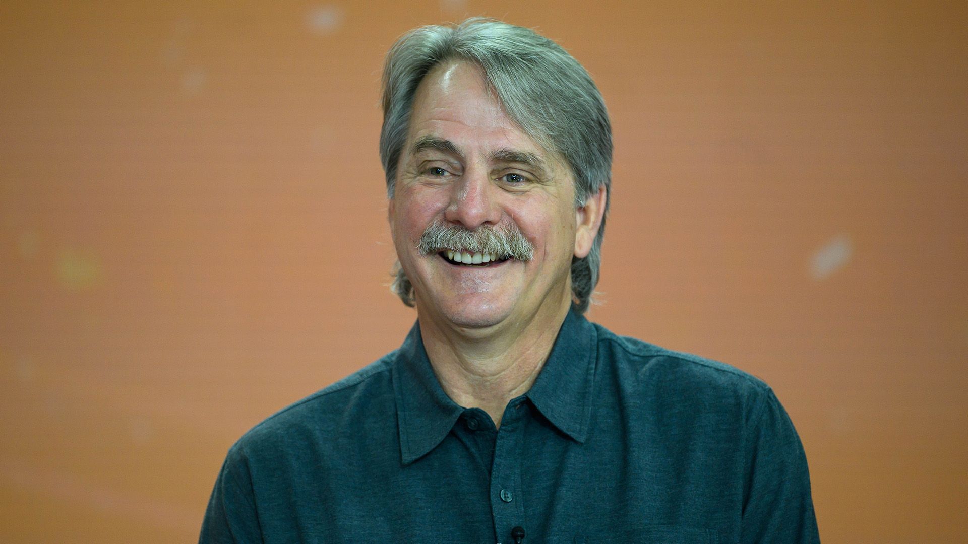 1920x1080 Jeff Foxworthy talks ‘Good Old Days’ comedy special, bee keeping
