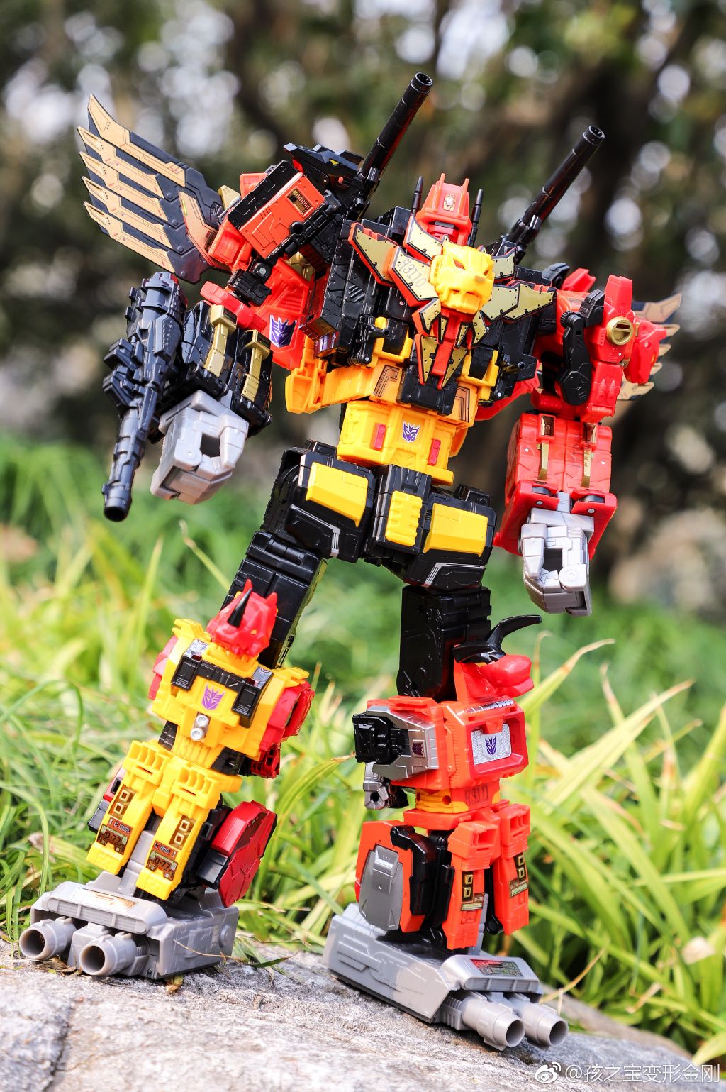 1024x1539 Power Of The Primes Predaking In Hand Image