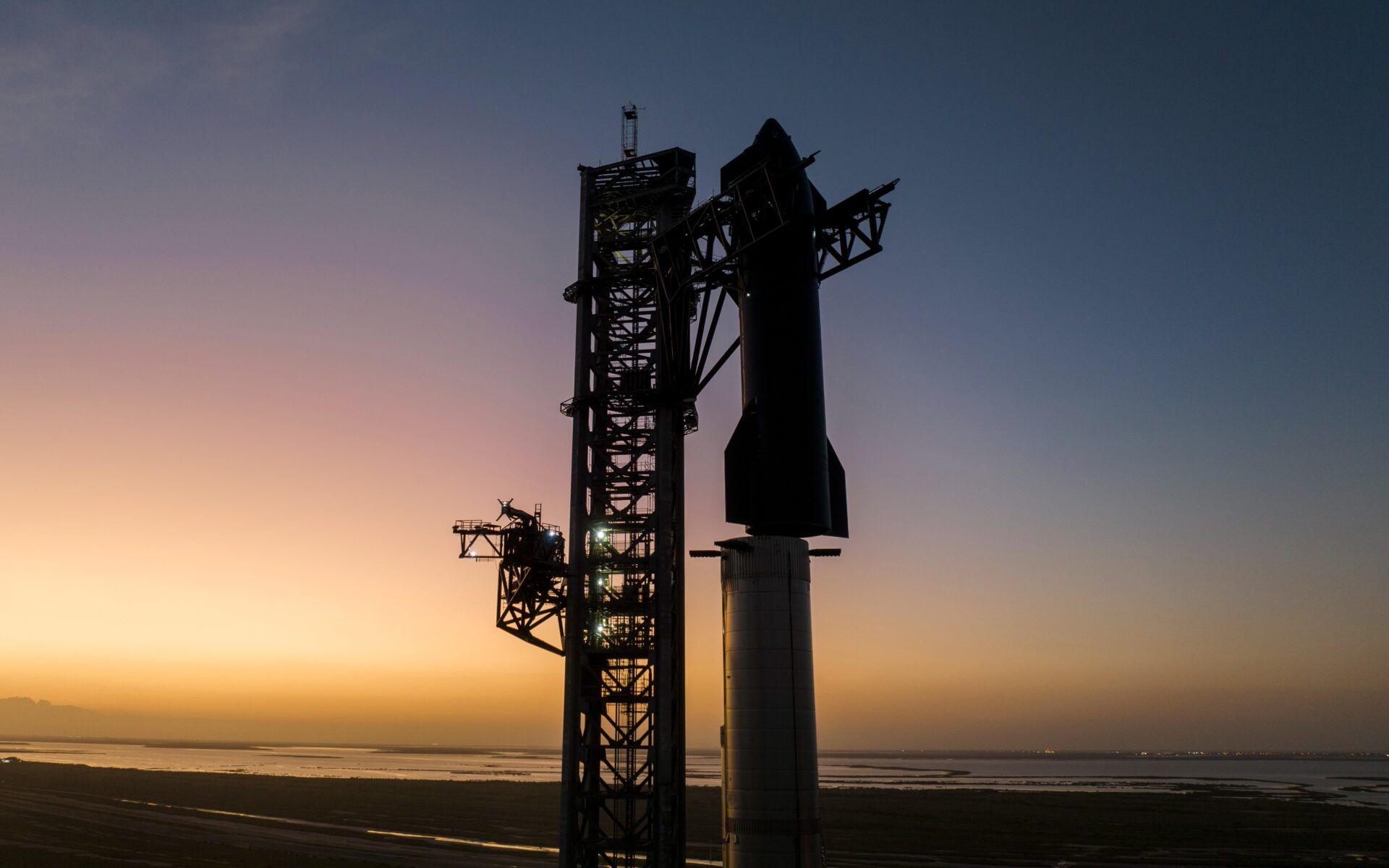 1920x1200 Starship is ready to take off from the launch pad