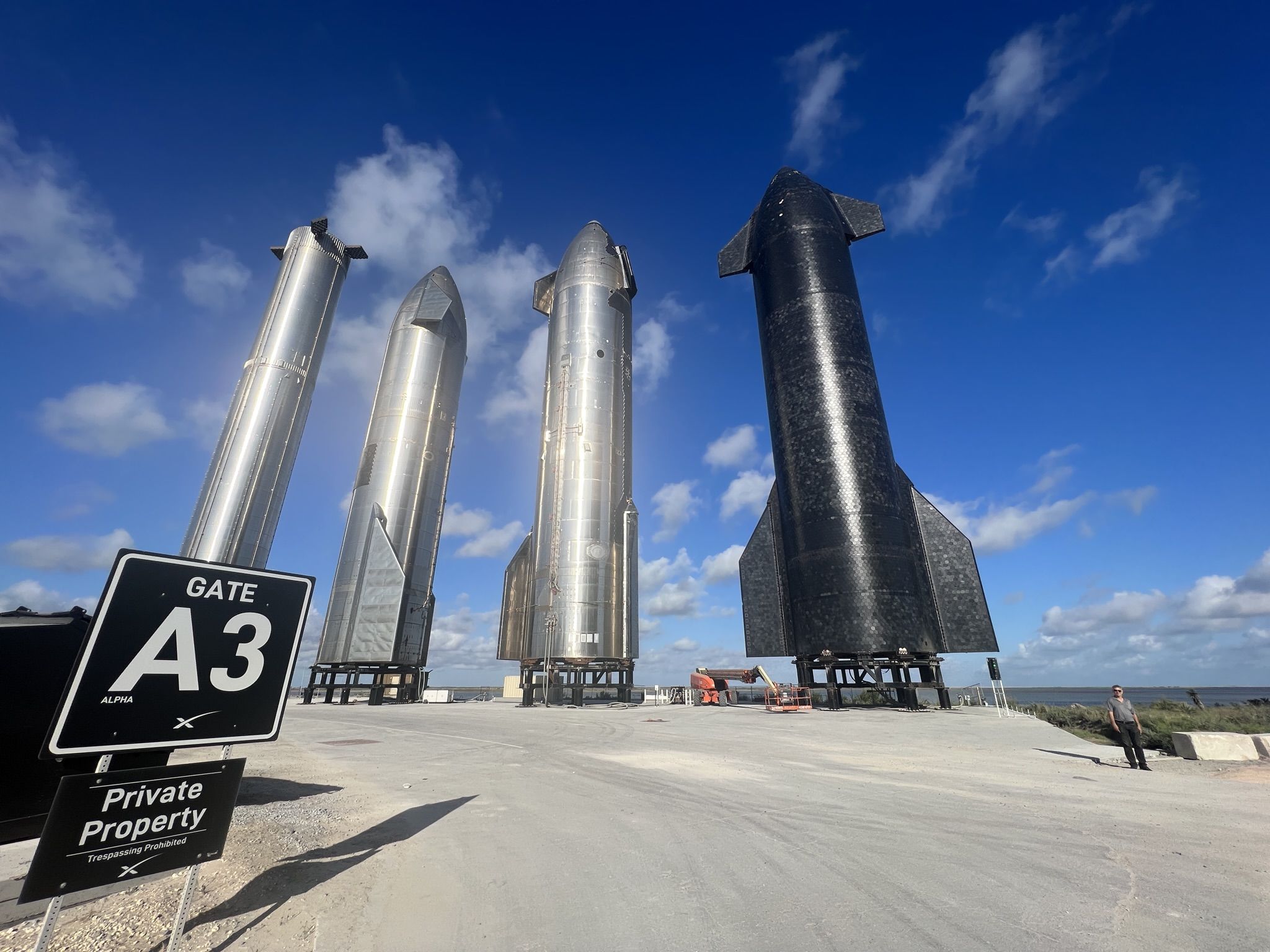 2048x1536 The future? SpaceX Starbase and Starshipslowspeeds