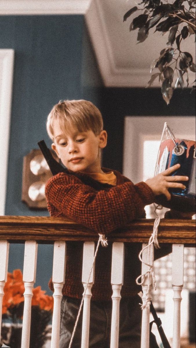 676x1200 Home Alone (1990). Kevin mccallister, Home alone movie, Home alone 1