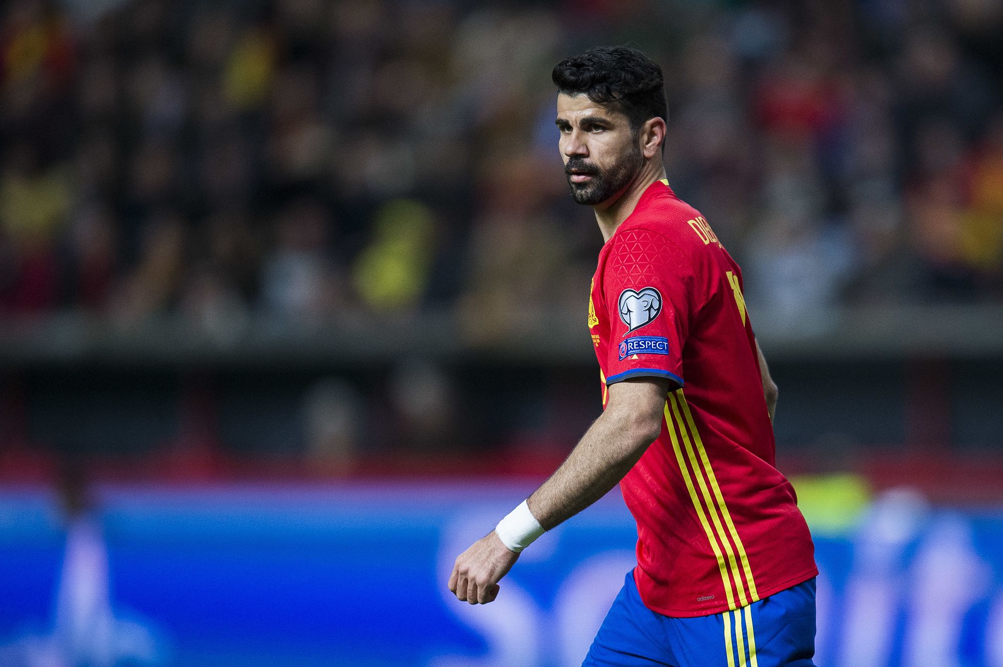 2000x1331 Diego Costa Phone Wallpaper: Free 4K & HD Downloads