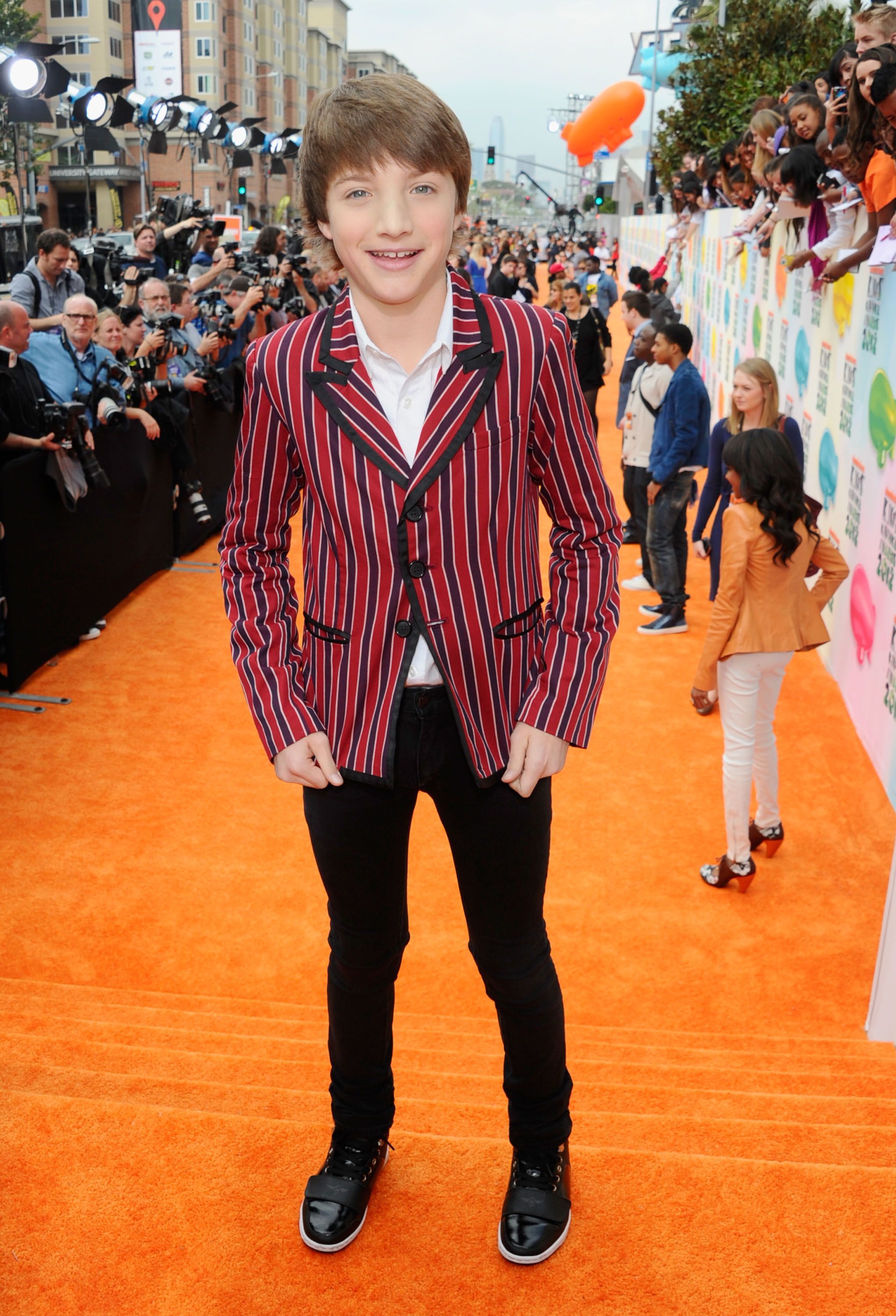2043x3000 Jake Short Wallpaper