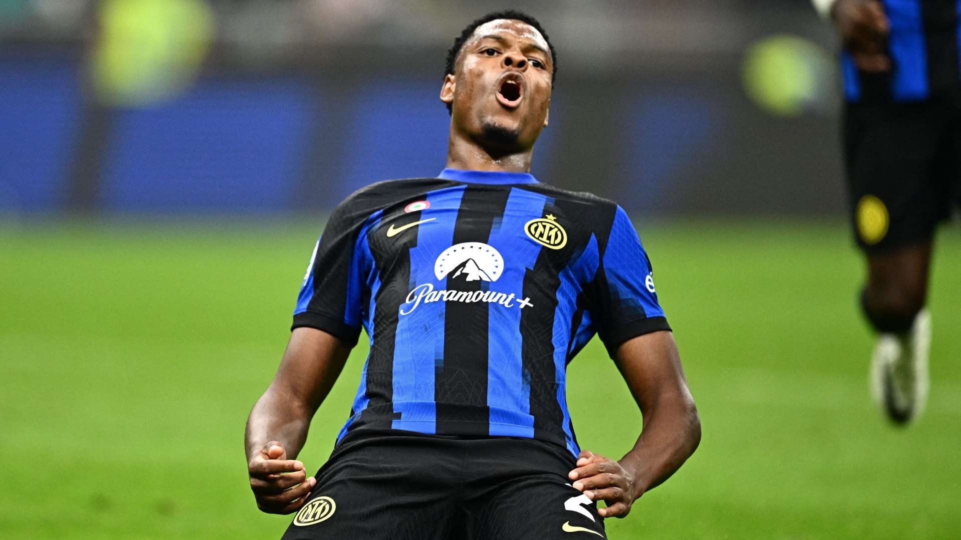 1920x1080 Manchester United in the 'front row'! Red Devils eyeing Denzel Dumfries swoop this summer as Inter set £34m asking price. Goal.com Singapore