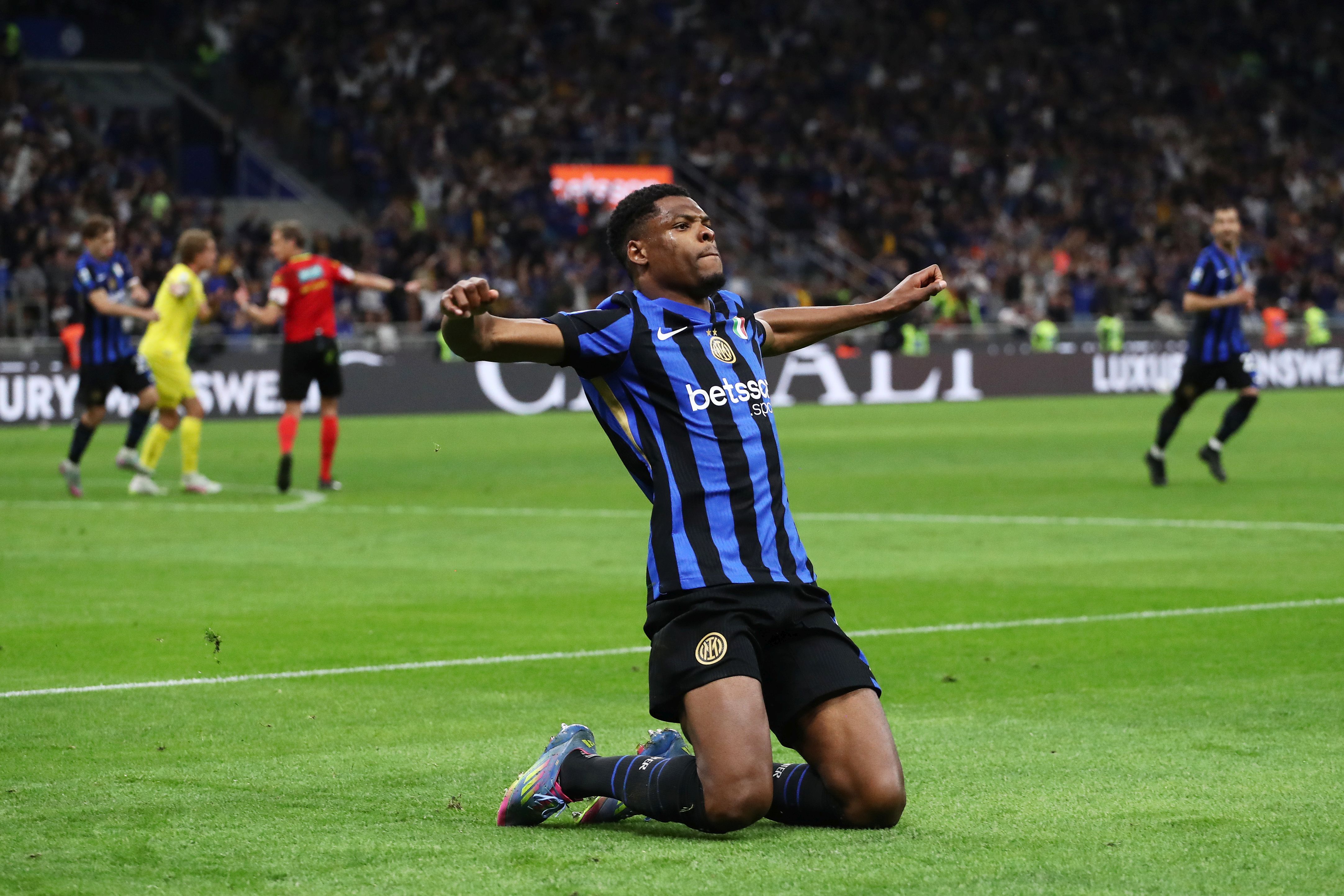 4329x2886 Barcelona keen on Inter wingback Denzel Dumfries face FFP hurdle