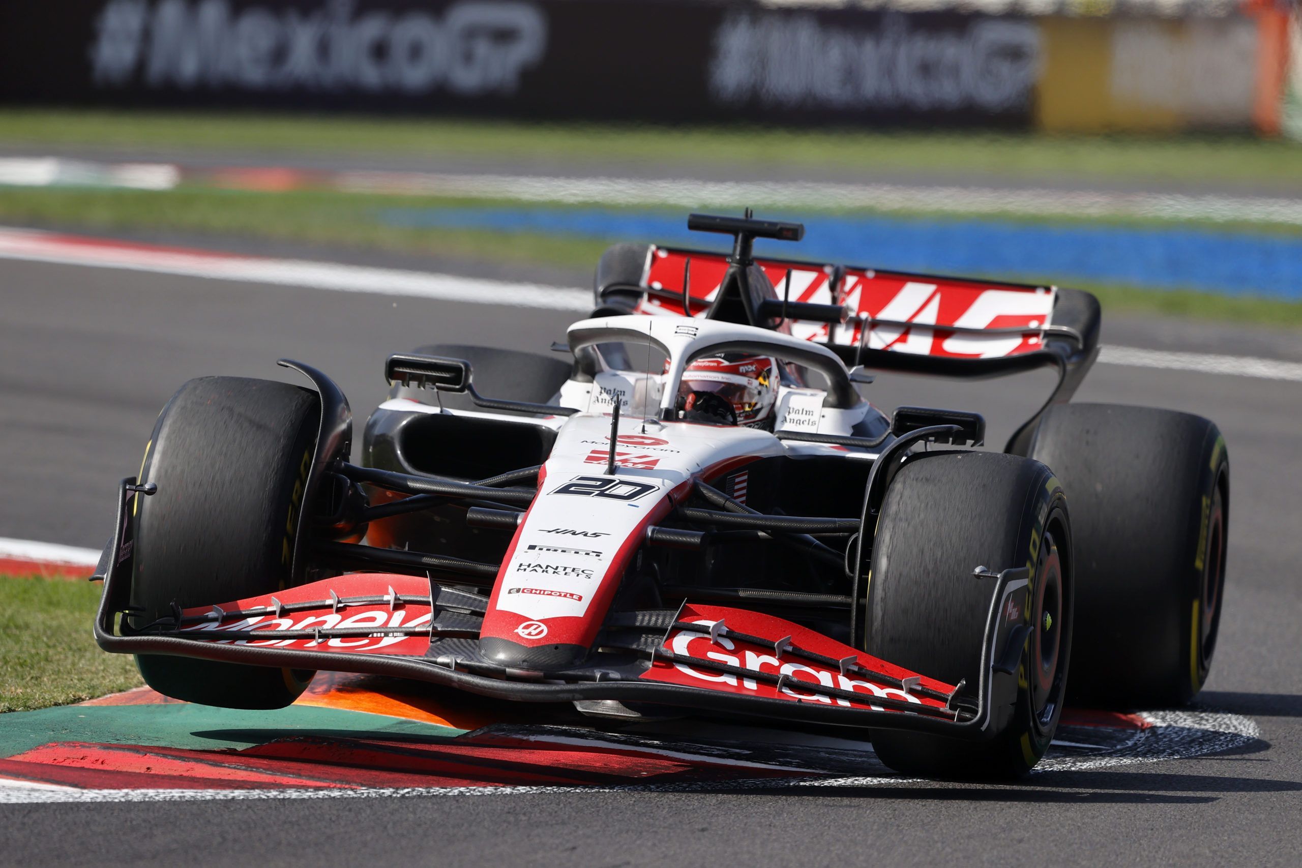 2560x1707 Magnussen Hurt His Hands As Bottas Stroll Play Down Their Collision