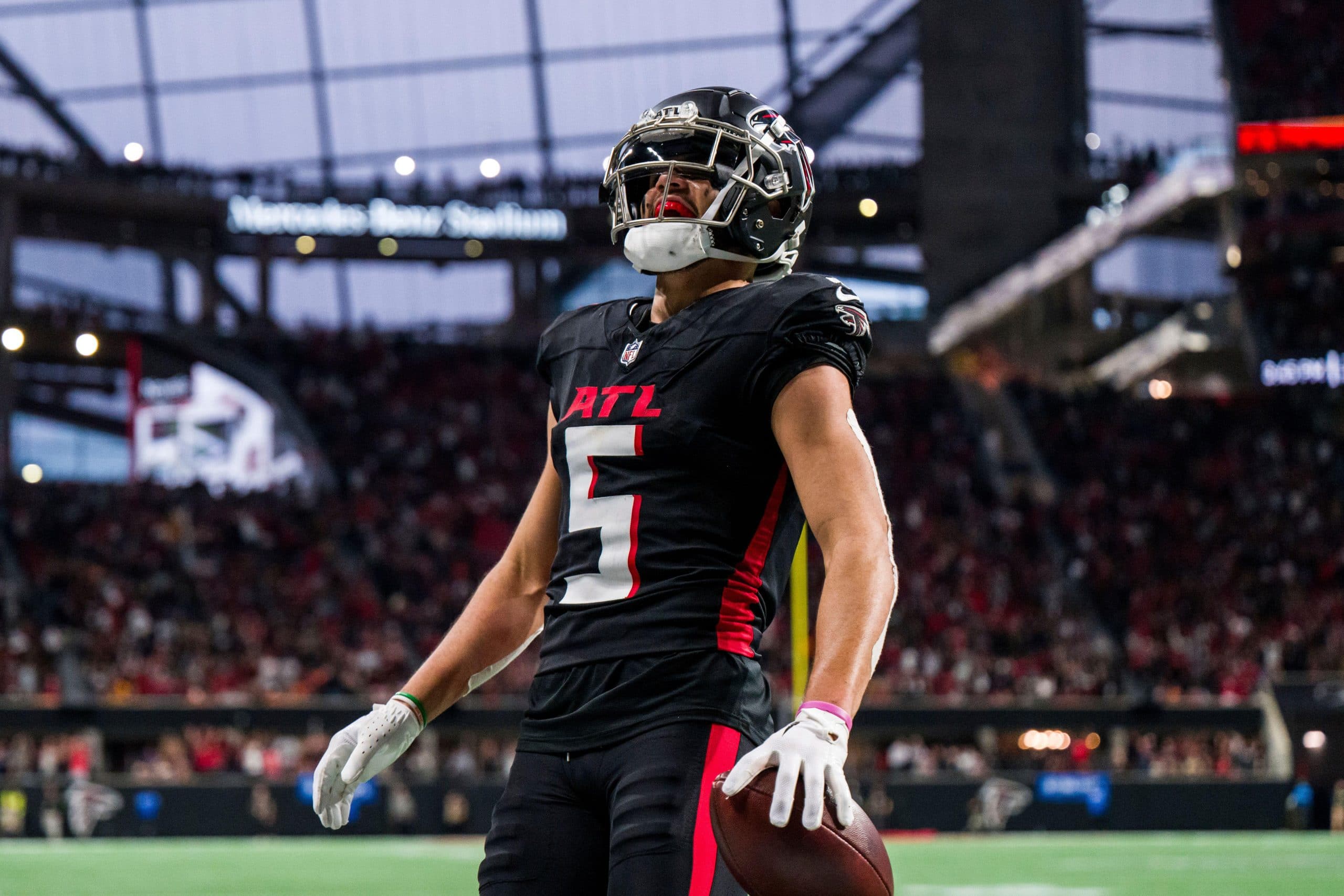 2560x1707 Drake London 2024 Player Profile