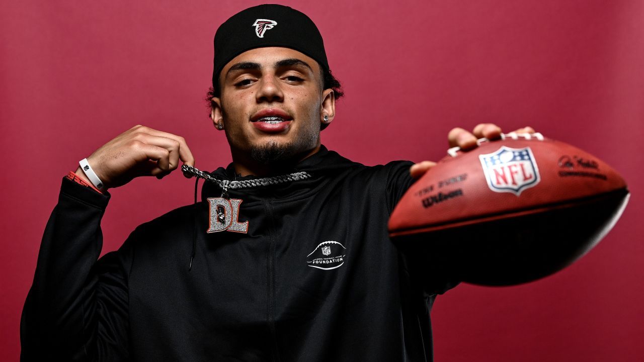 1280x720 Draft Pics. Drake London Visits Flowery Branch