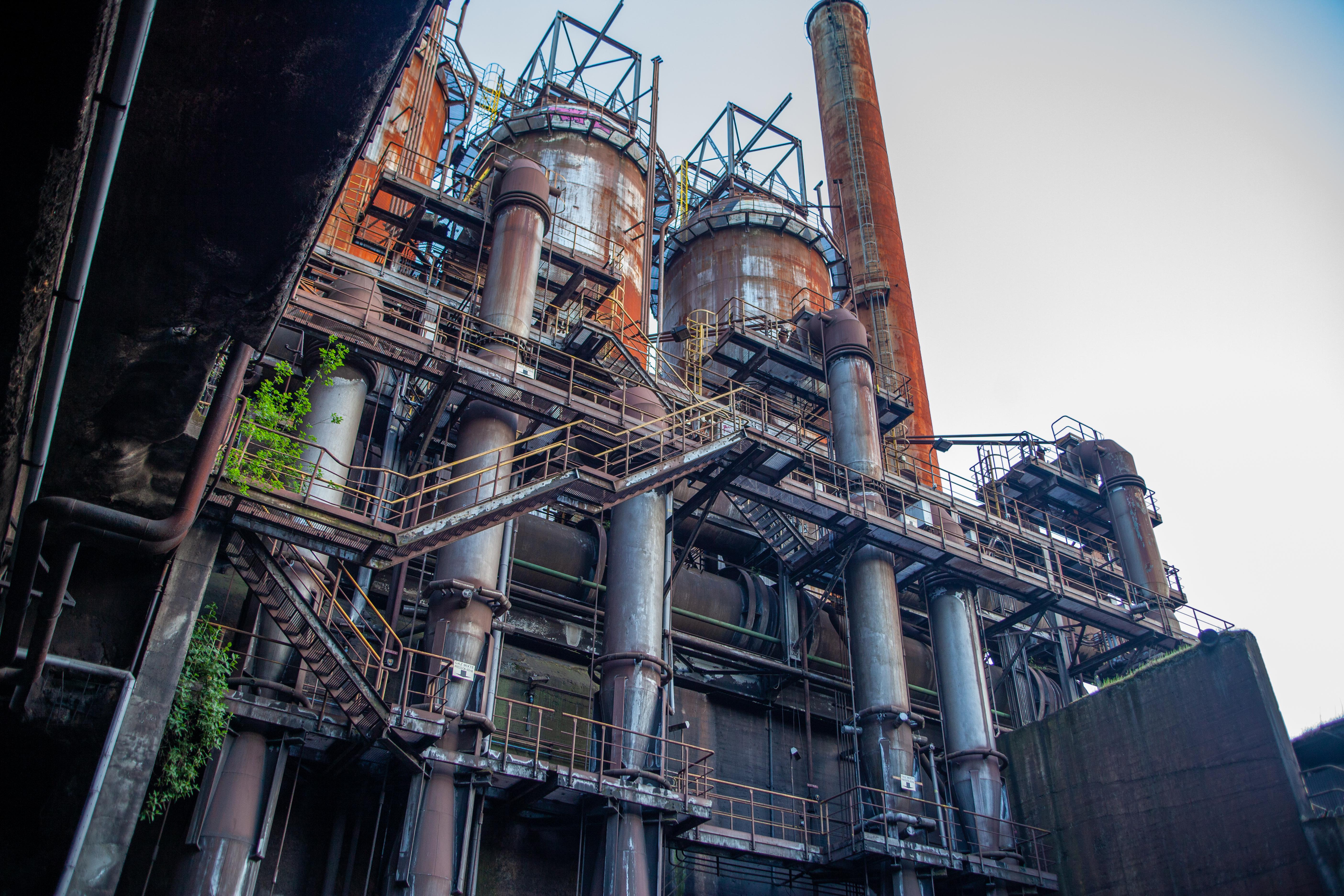 5616x3744 OC Exploring the steel factory one last time