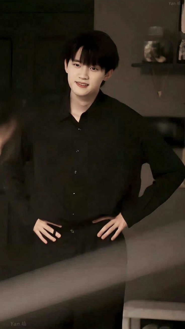 736x1307 Zhou yiran wallpaper. Zhou yiran video edit, Zhou yiran dimples, Zhang lu rang