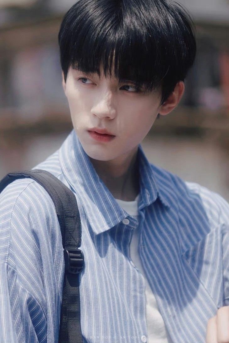 729x1094 Zhou Yiran