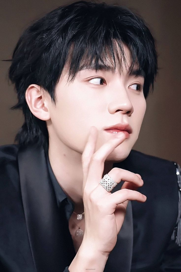 735x1105 Zhou Yiran