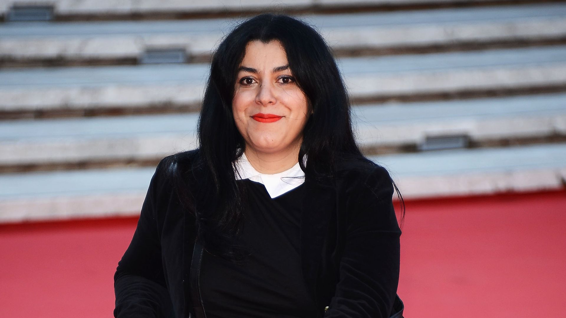 1920x1080 La valentía de la directora de cine iraní Marjane Satrapi: una de las voces más influyentes en la defensa de las mujeres de su país