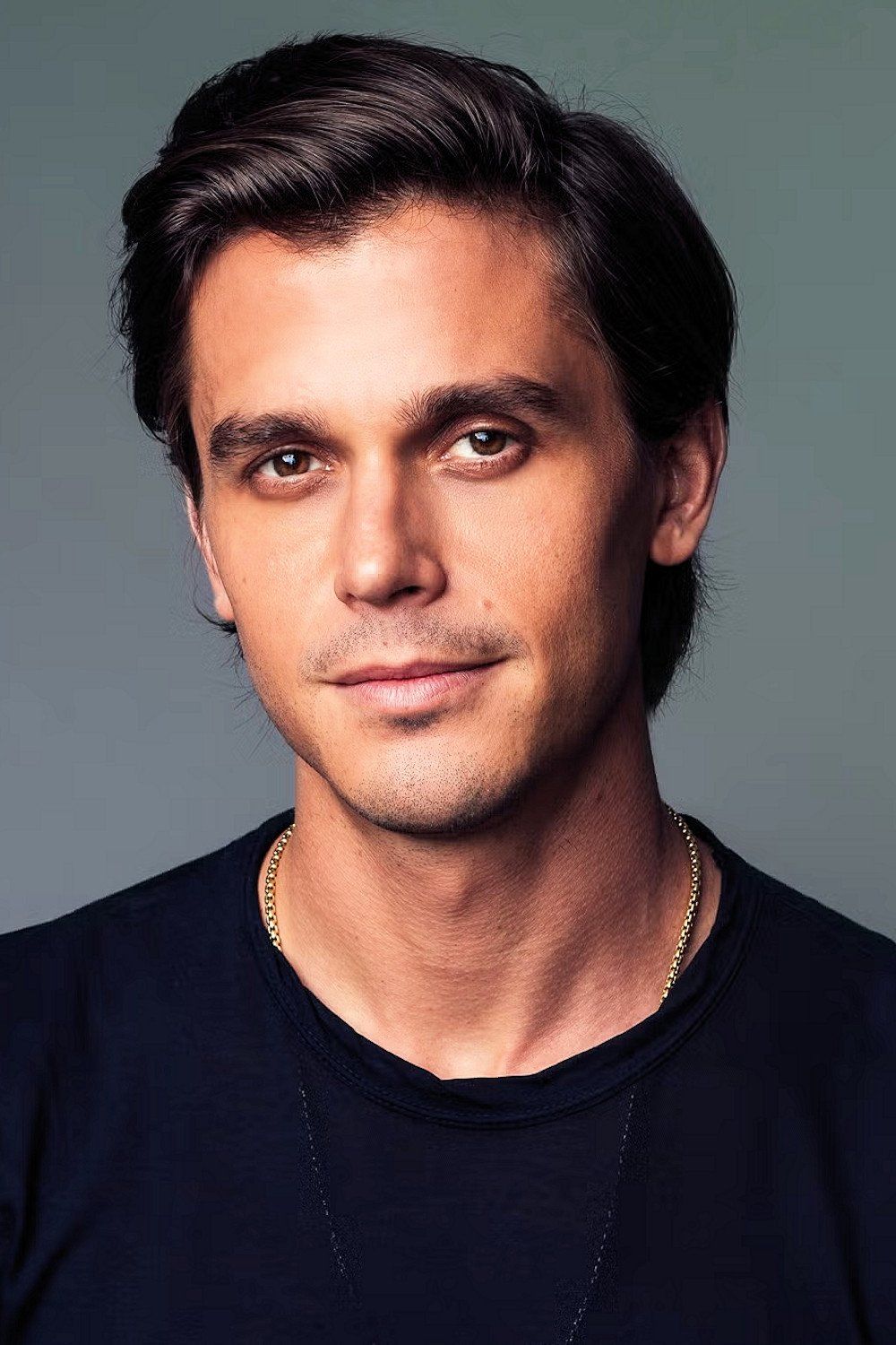 1000x1500 Antoni Porowski Image