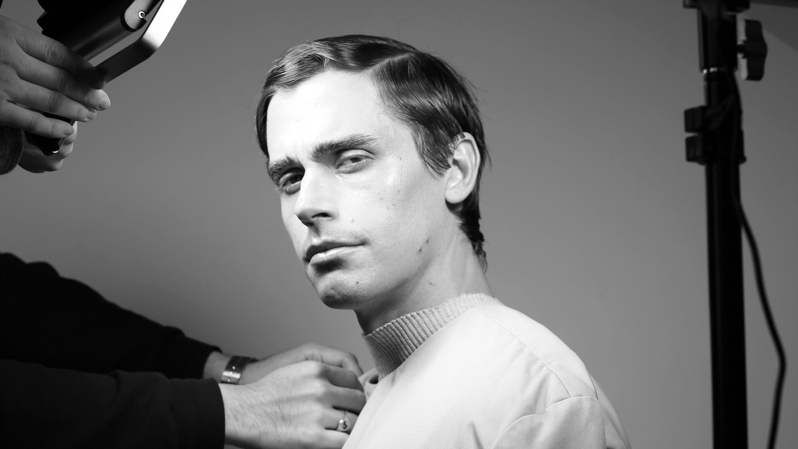 2560x1440 Queer Eye's Antoni Porowski Wants You To Know: Yes, He Really Can Cook