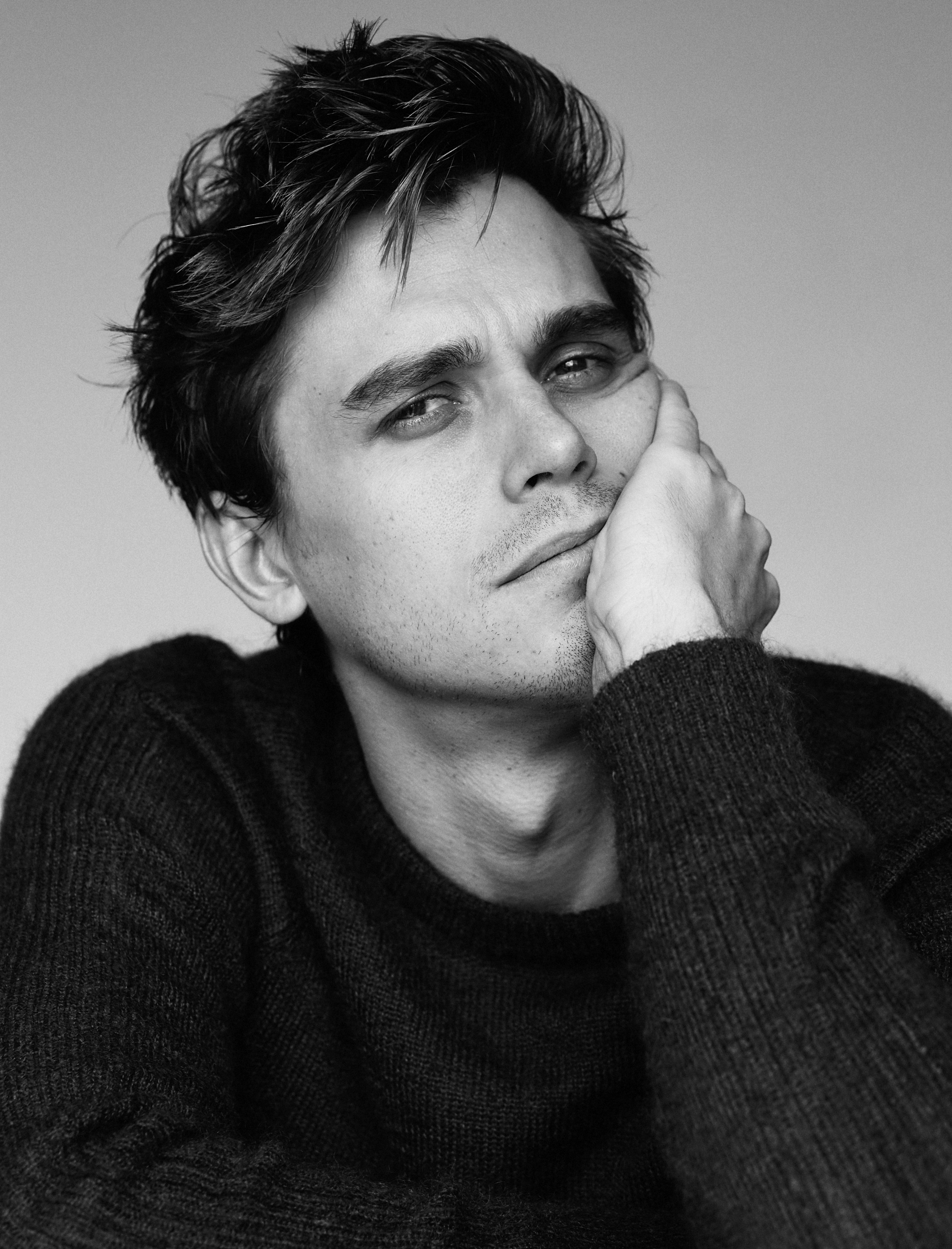 3840x5036 Antoni Porowski