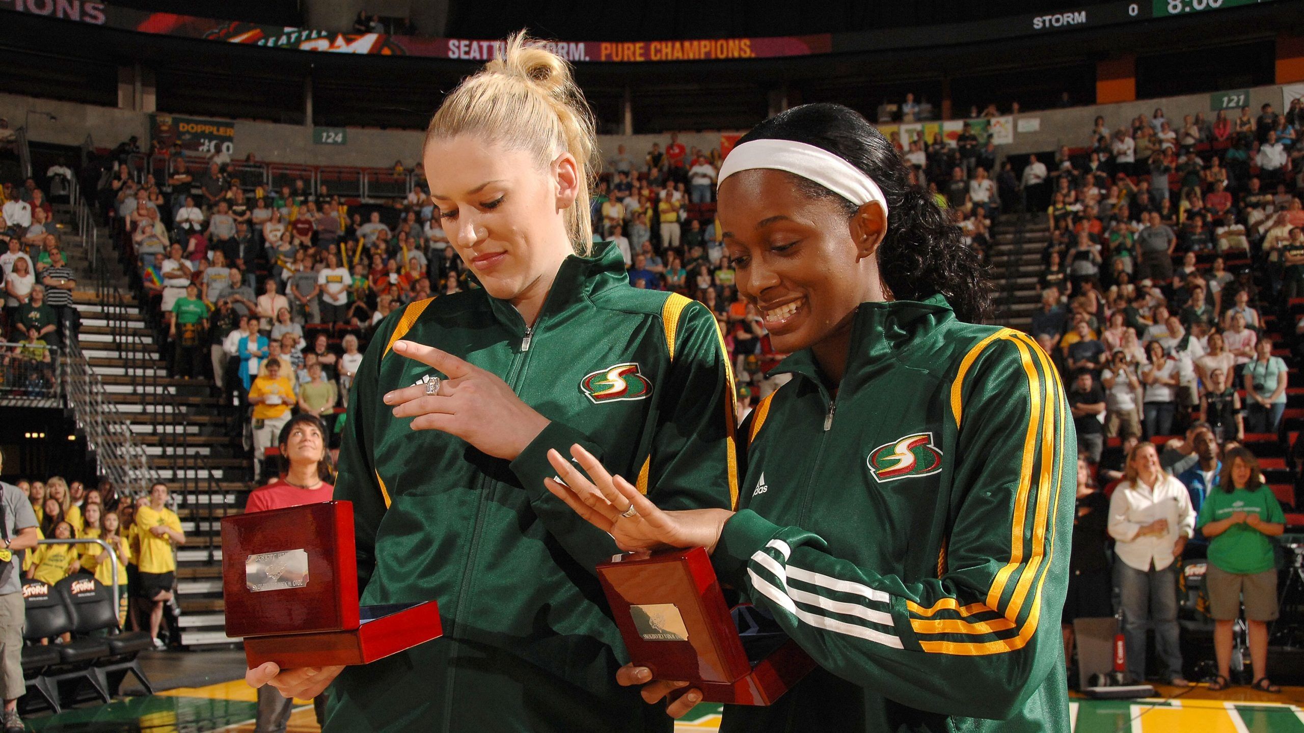 2560x1440 Becky Hammon Archive