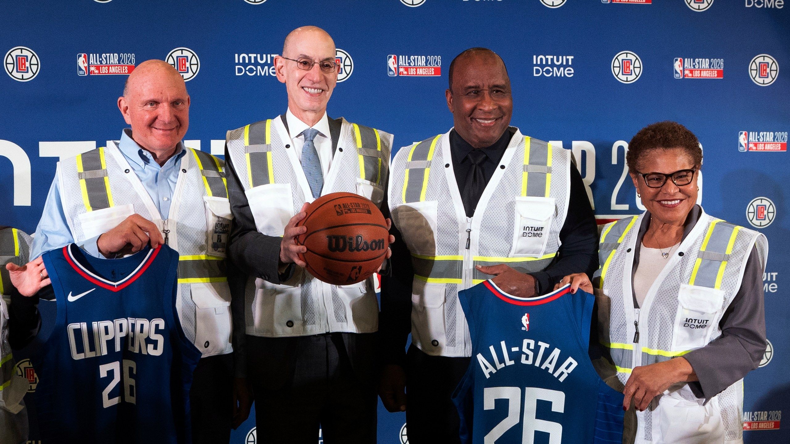 2560x1440 NBA Commissioner Adam Silver finalizing contract extension, source tells AP