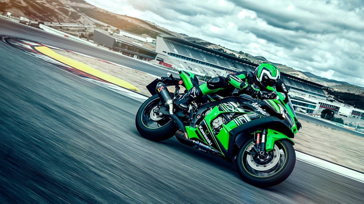 1200x675 Kawasaki Edges Closer To WSBK Spec With 2016 Ninja ZX 10R