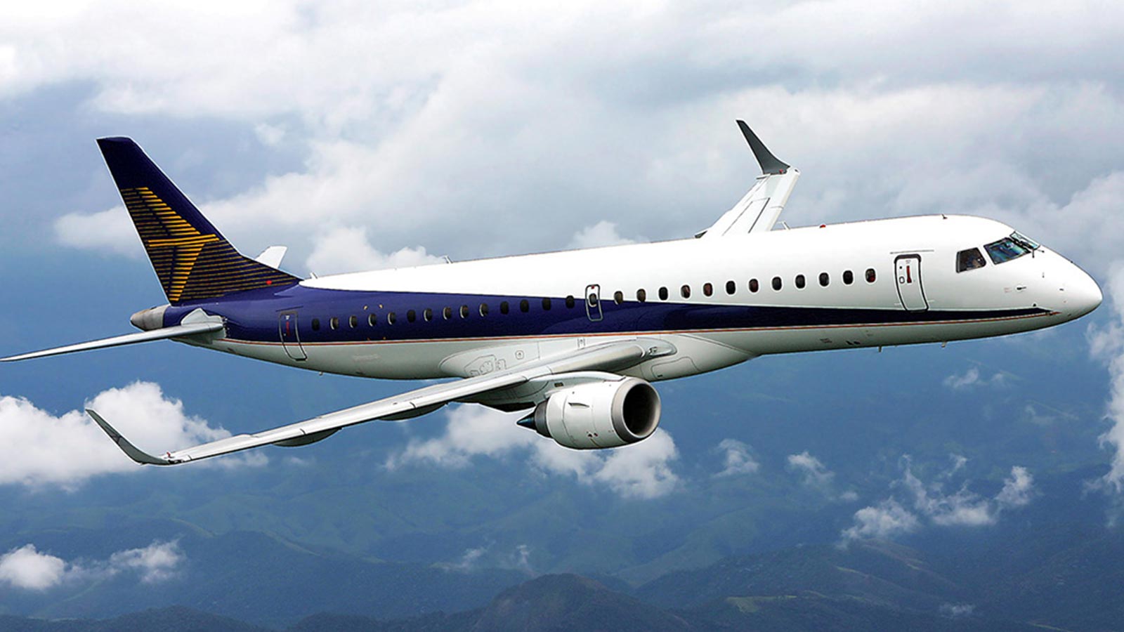 1600x900 Embraer 190 195