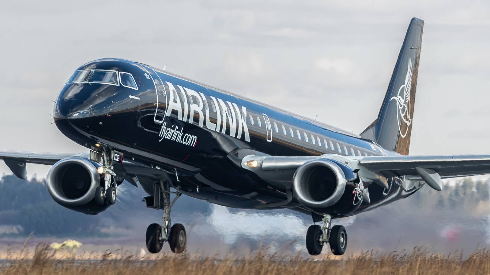 1600x900 Miles+: The World's 10 Longest Embraer E190 Flights