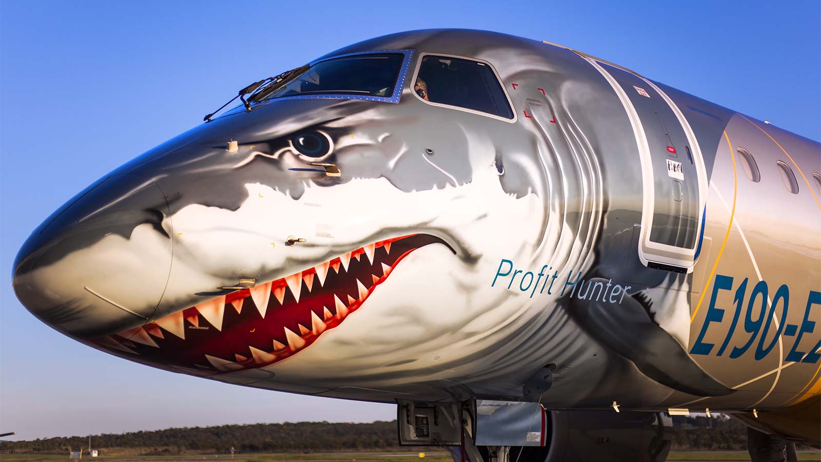 1600x900 Embraer E190 E2 looks like a shark, has no middle seats
