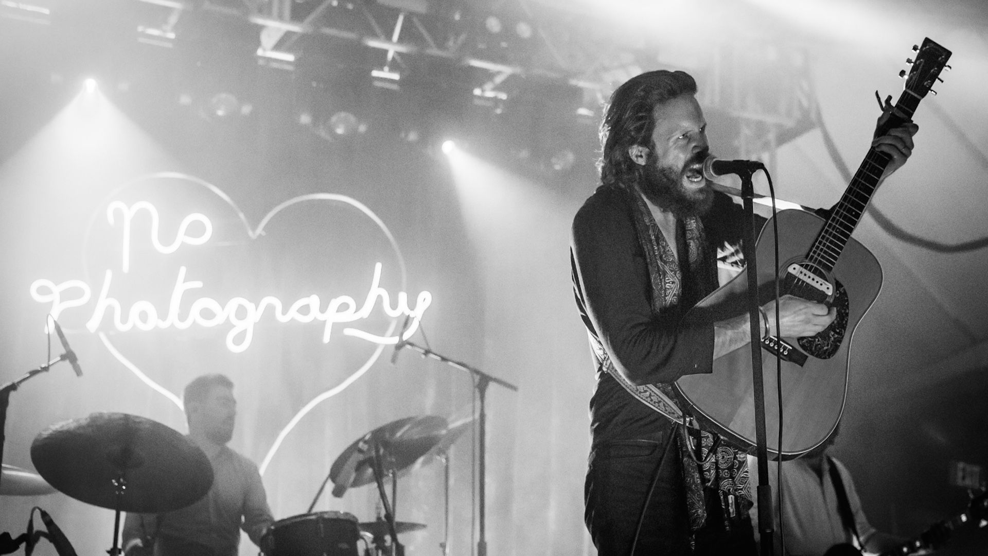 1920x1080 FLOOD, IN PHOTOS: Father John Misty At Stubb's BBQ In Austin (4 24 2015)